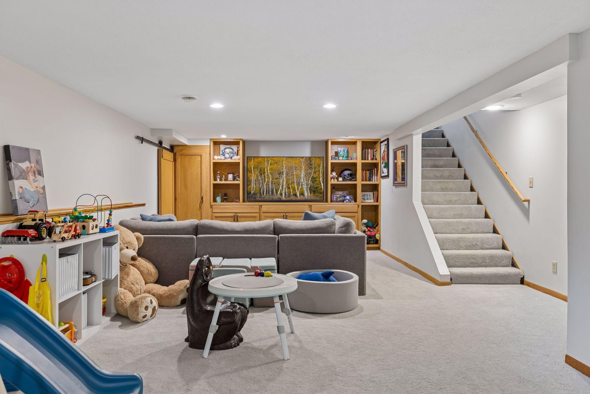 View of Residential at 1917 Hillsboro Avenue, Golden Valley MN 55427, Golden Valley (23 of 33) - Mike Wilen | Minnesota Team Real Estate