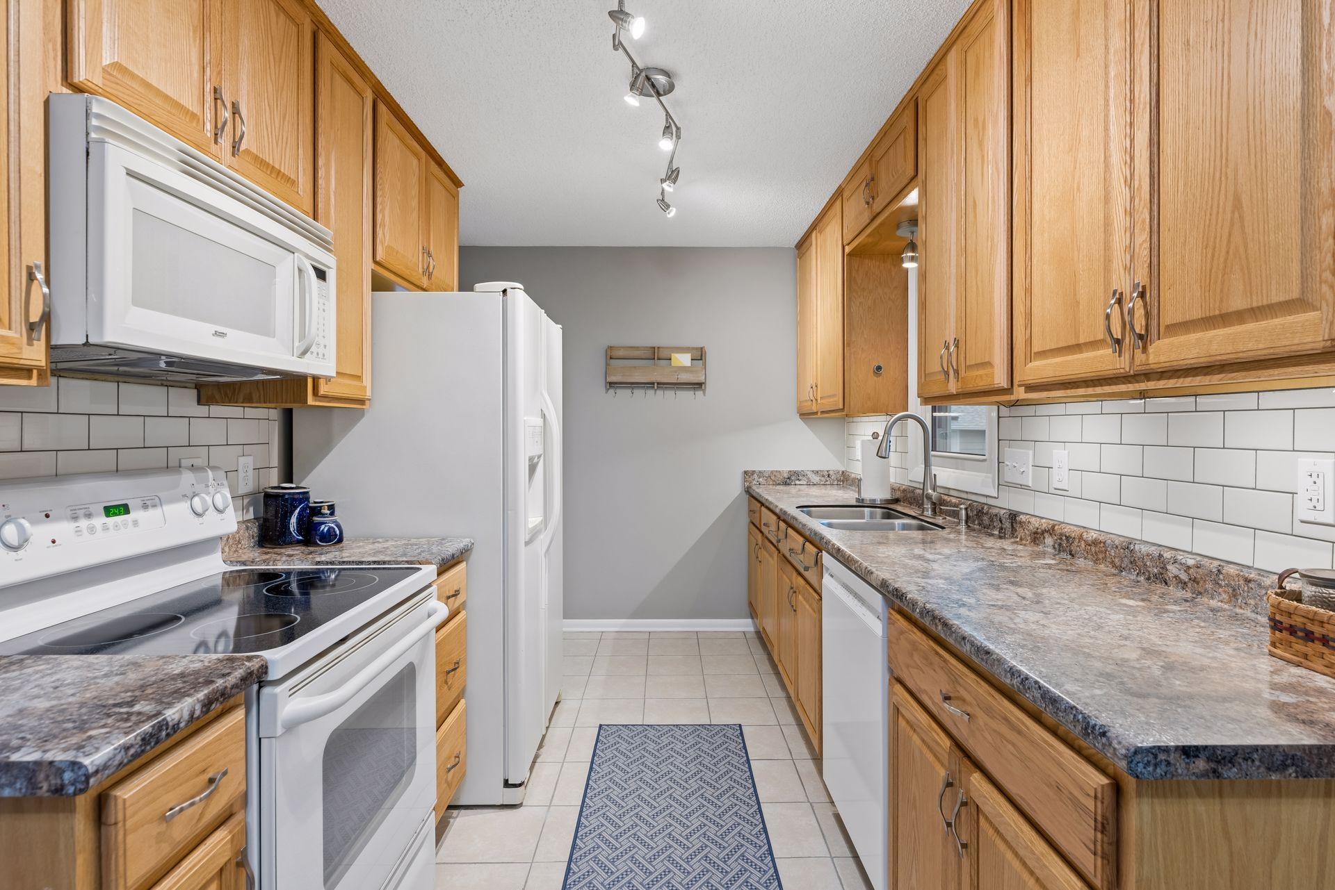 View of Residential at 1917 Hillsboro Avenue, Golden Valley MN 55427, Golden Valley (12 of 33) - Mike Wilen | Minnesota Team Real Estate
