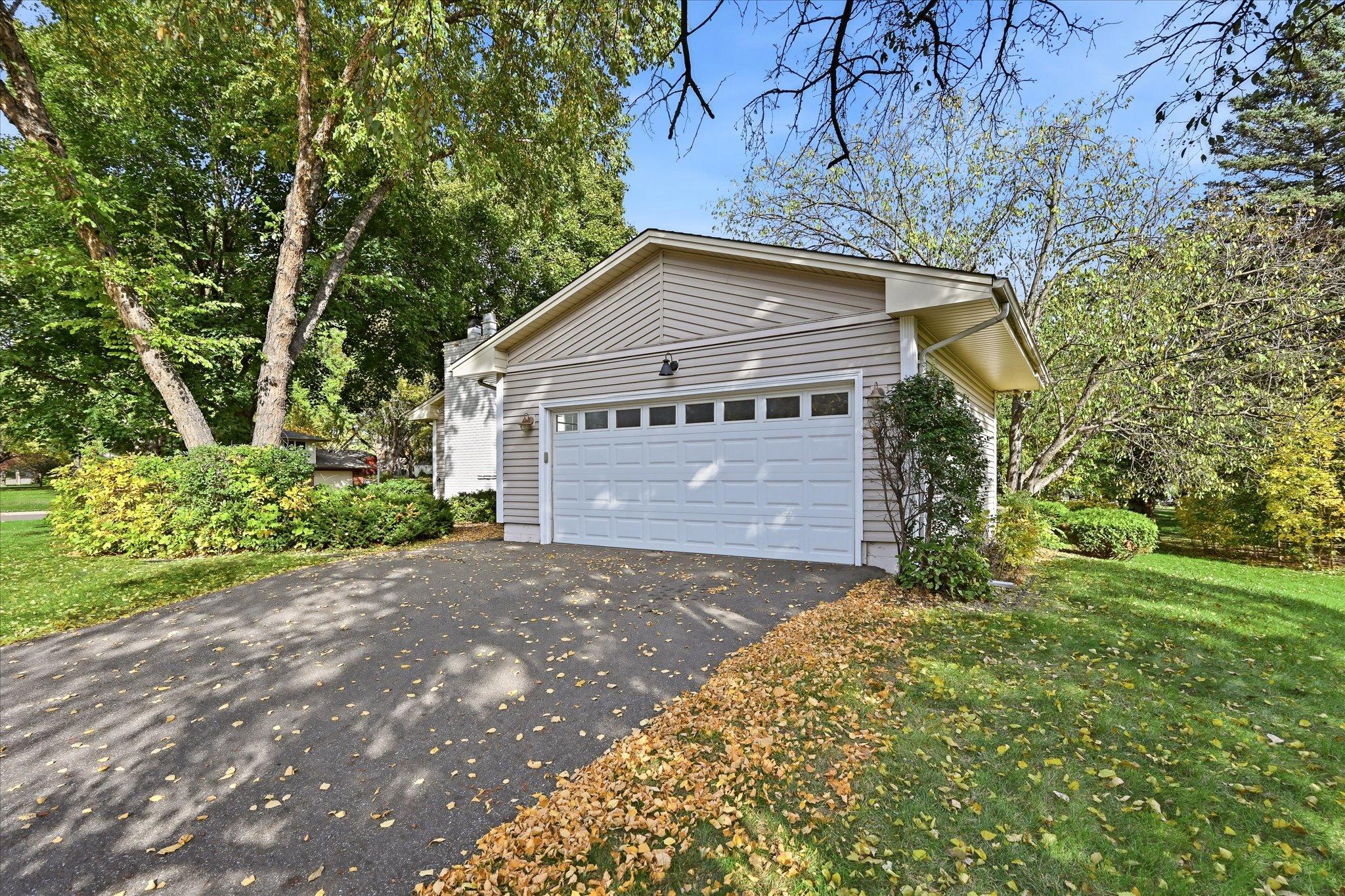 View of Residential at 6055 Westbrook Road, Golden Valley MN 55422, Golden Valley (2 of 21) - Mike Wilen | Minnesota Team Real Estate