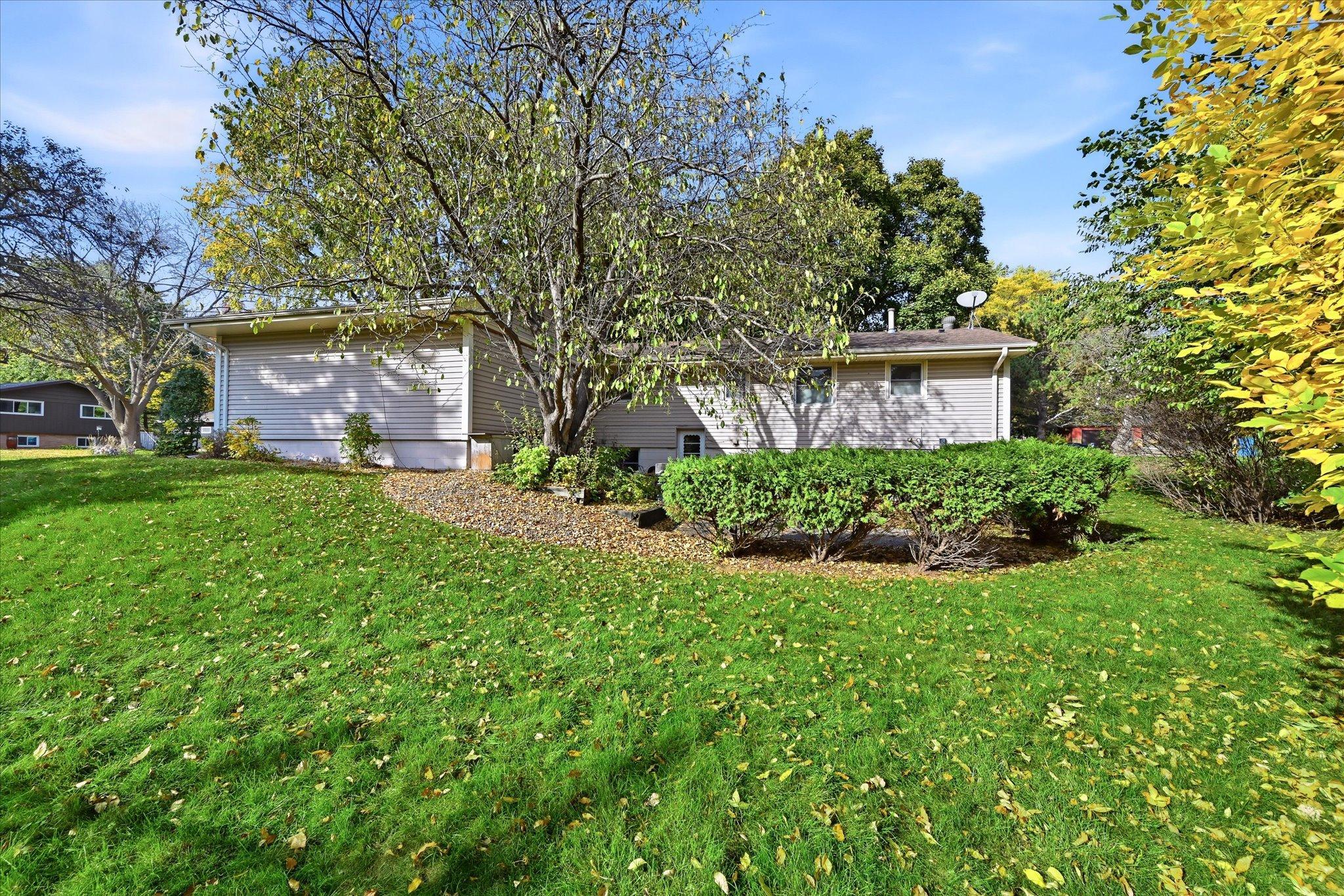 View of Residential at 6055 Westbrook Road, Golden Valley MN 55422, Golden Valley (3 of 21) - Mike Wilen | Minnesota Team Real Estate