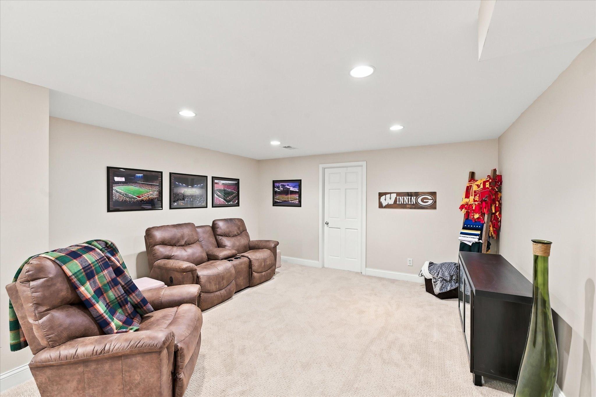 View of Residential at 6055 Westbrook Road, Golden Valley MN 55422, Golden Valley (28 of 32) - Mike Wilen | Minnesota Team Real Estate