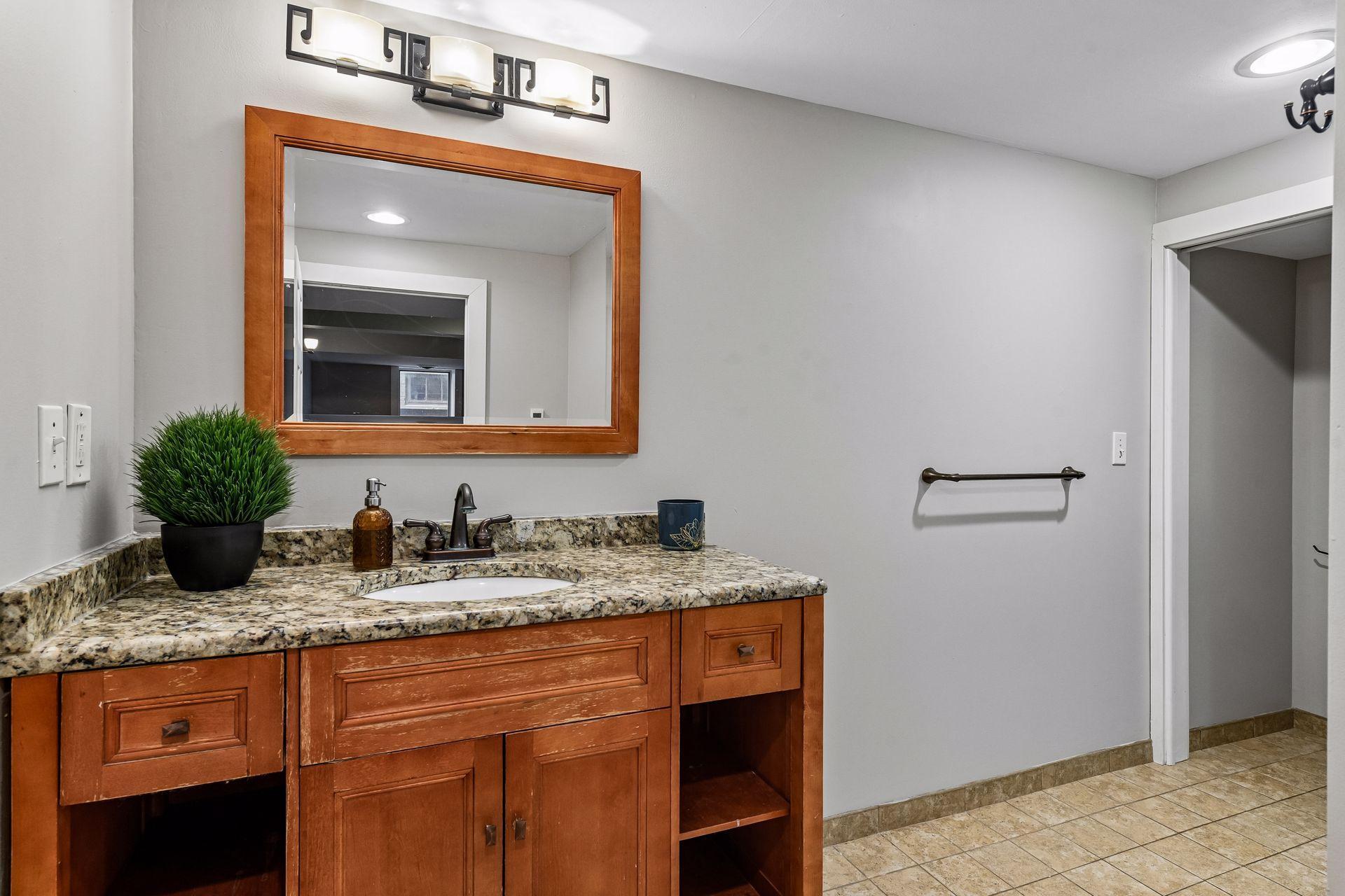 View of Residential at 978 17th Avenue, Minneapolis MN 55414, Minneapolis (31 of 39) - Mike Wilen | Minnesota Team Real Estate