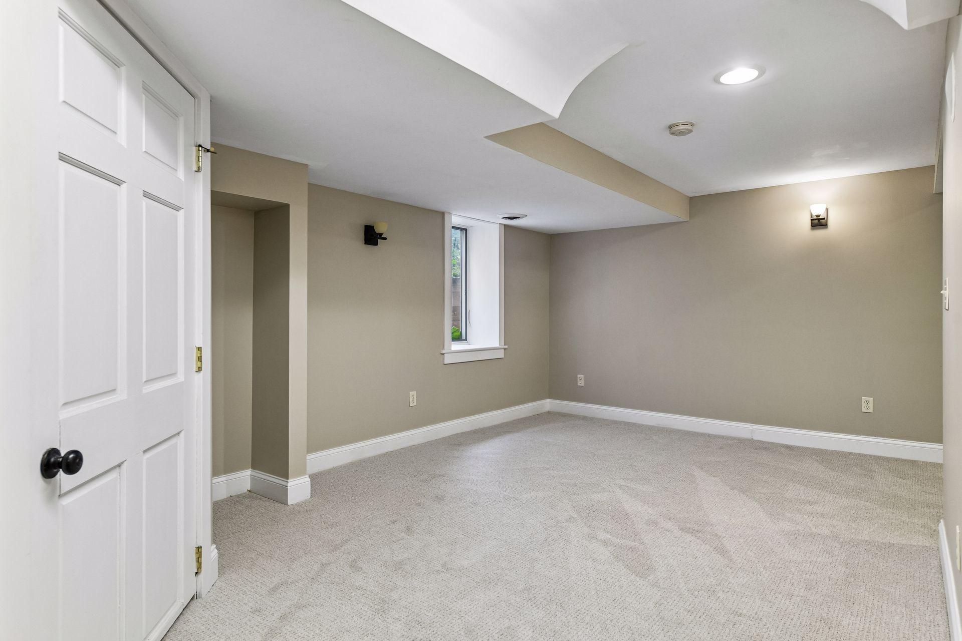 View of Residential at 978 17th Avenue, Minneapolis MN 55414, Minneapolis (34 of 39) - Mike Wilen | Minnesota Team Real Estate
