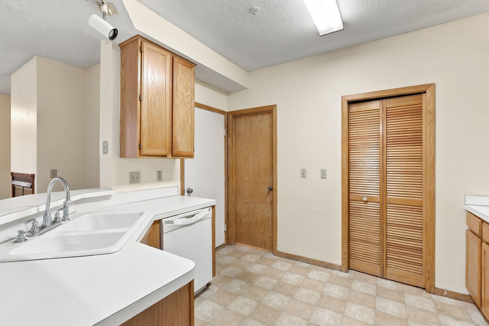 View of Residential at 2255 Ranchview Lane #23, Plymouth MN 55447, Plymouth (9 of 29) - Mike Wilen | Minnesota Team Real Estate