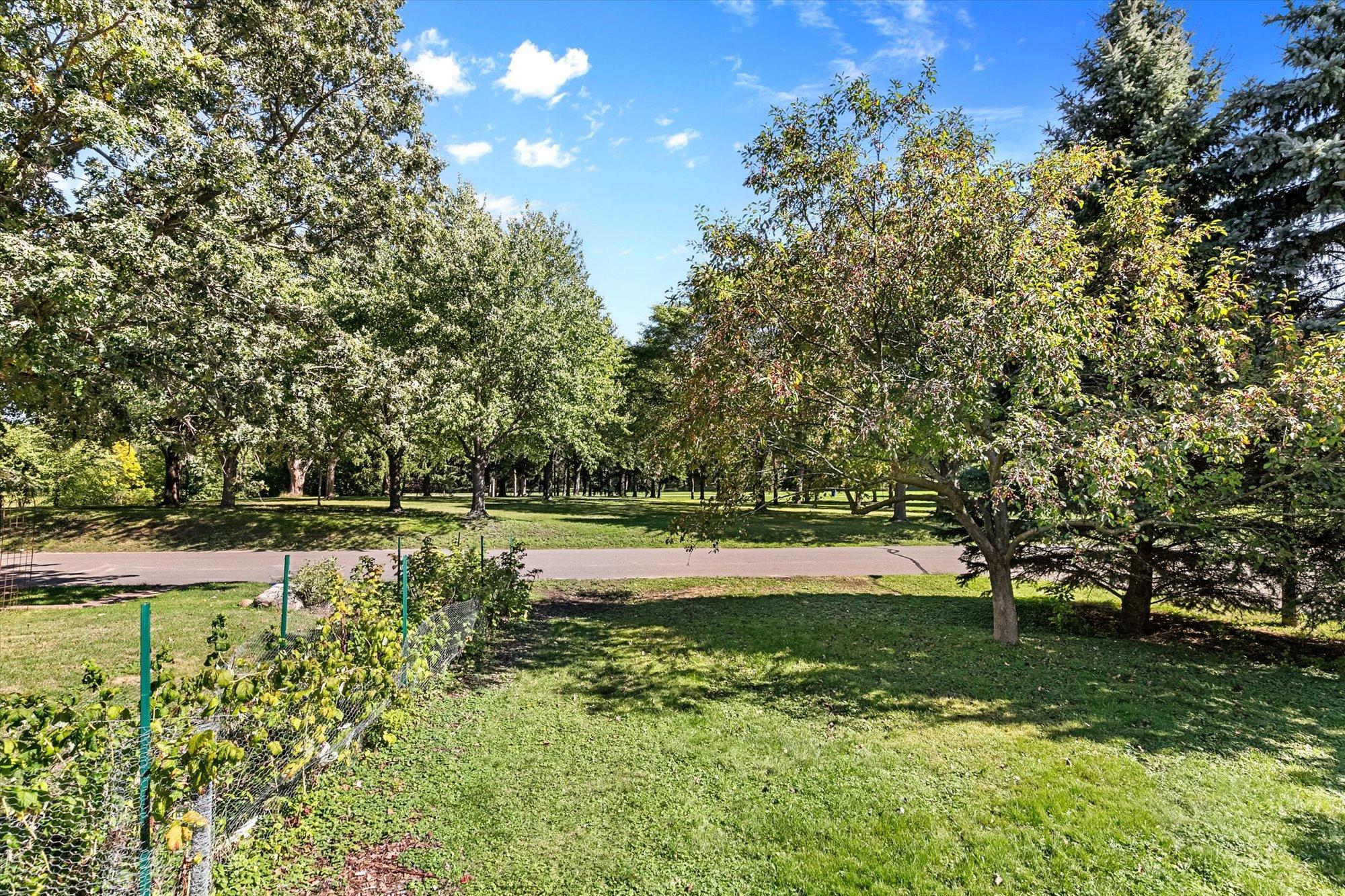 View of Residential at 2301 Xerxes Avenue, Golden Valley MN 55422, Golden Valley (26 of 28) - Mike Wilen | Minnesota Team Real Estate