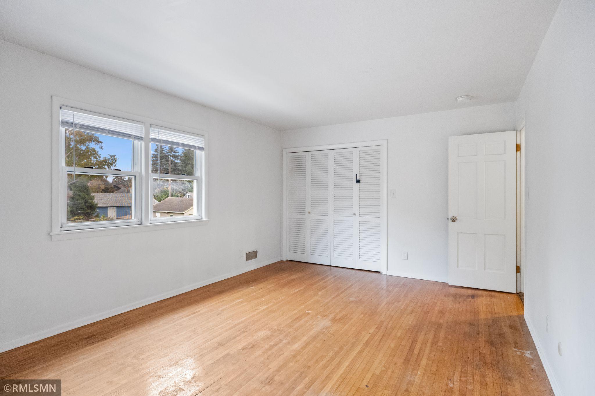 View of Residential Income at 985 Cypress Street, Saint Paul MN 55106, Saint Paul (14 of 20) - Mike Wilen | Minnesota Team Real Estate