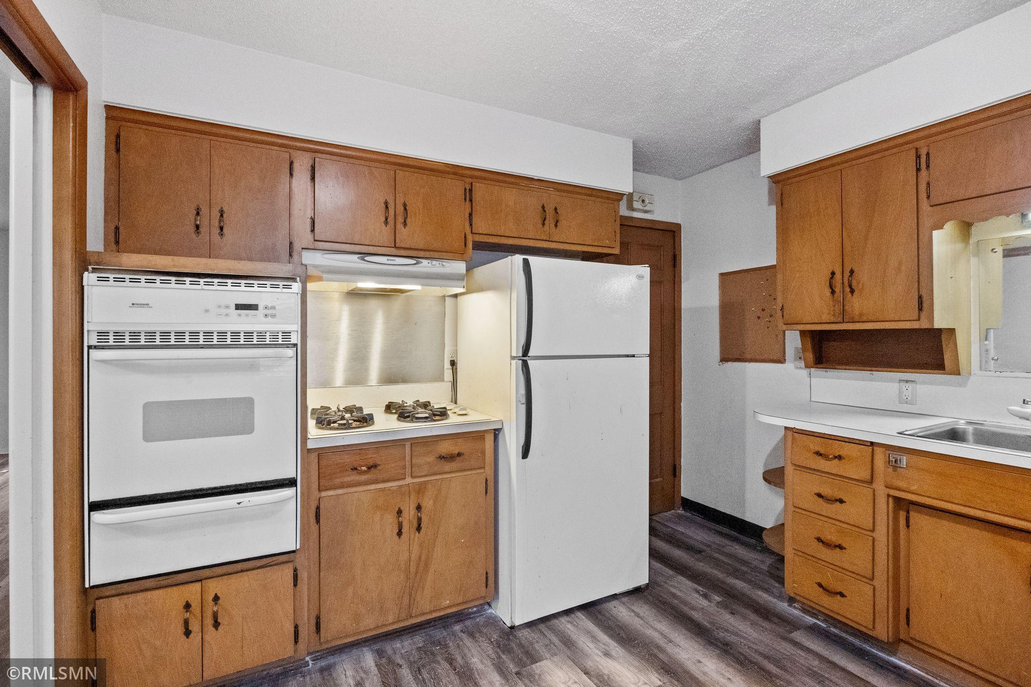 View of Residential Income at 985 Cypress Street, Saint Paul MN 55106, Saint Paul (12 of 20) - Mike Wilen | Minnesota Team Real Estate