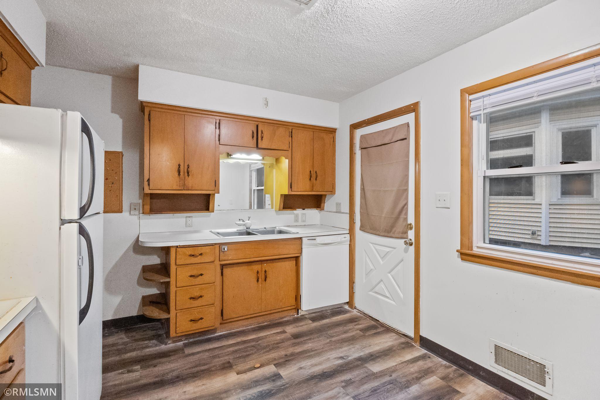 View of Residential Income at 985 Cypress Street, Saint Paul MN 55106, Saint Paul (11 of 20) - Mike Wilen | Minnesota Team Real Estate