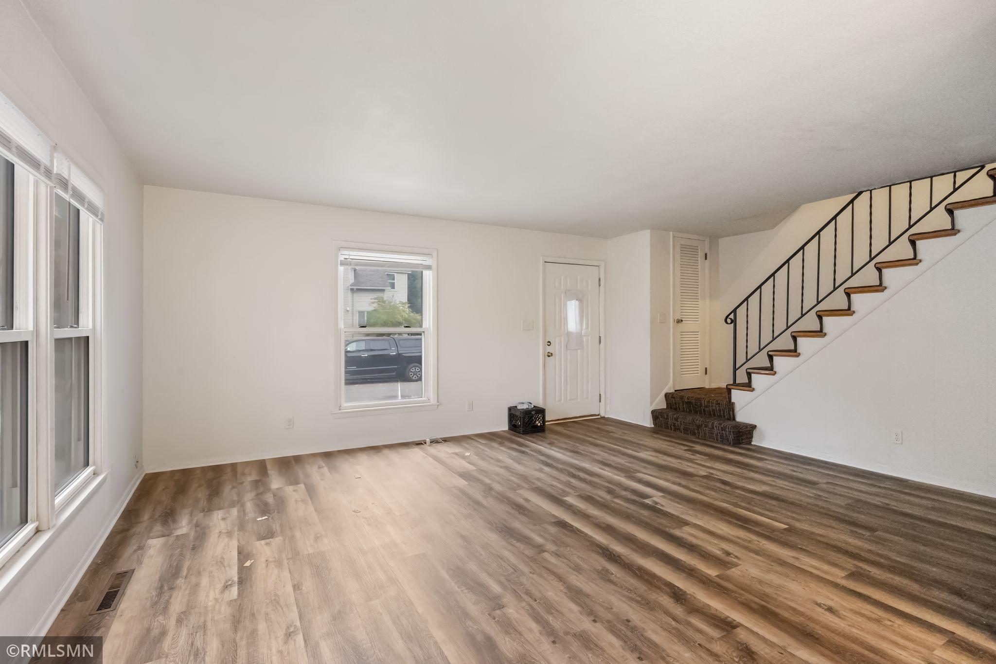 View of Residential Income at 985 Cypress Street, Saint Paul MN 55106, Saint Paul (9 of 20) - Mike Wilen | Minnesota Team Real Estate