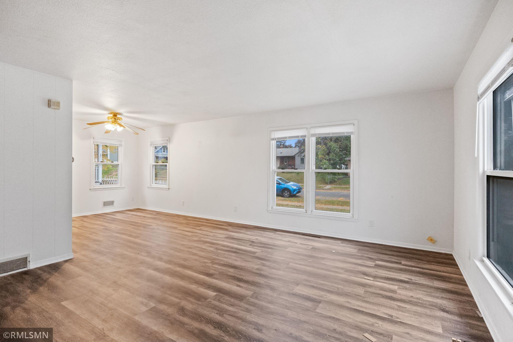 View of Residential Income at 985 Cypress Street, Saint Paul MN 55106, Saint Paul (8 of 20) - Mike Wilen | Minnesota Team Real Estate