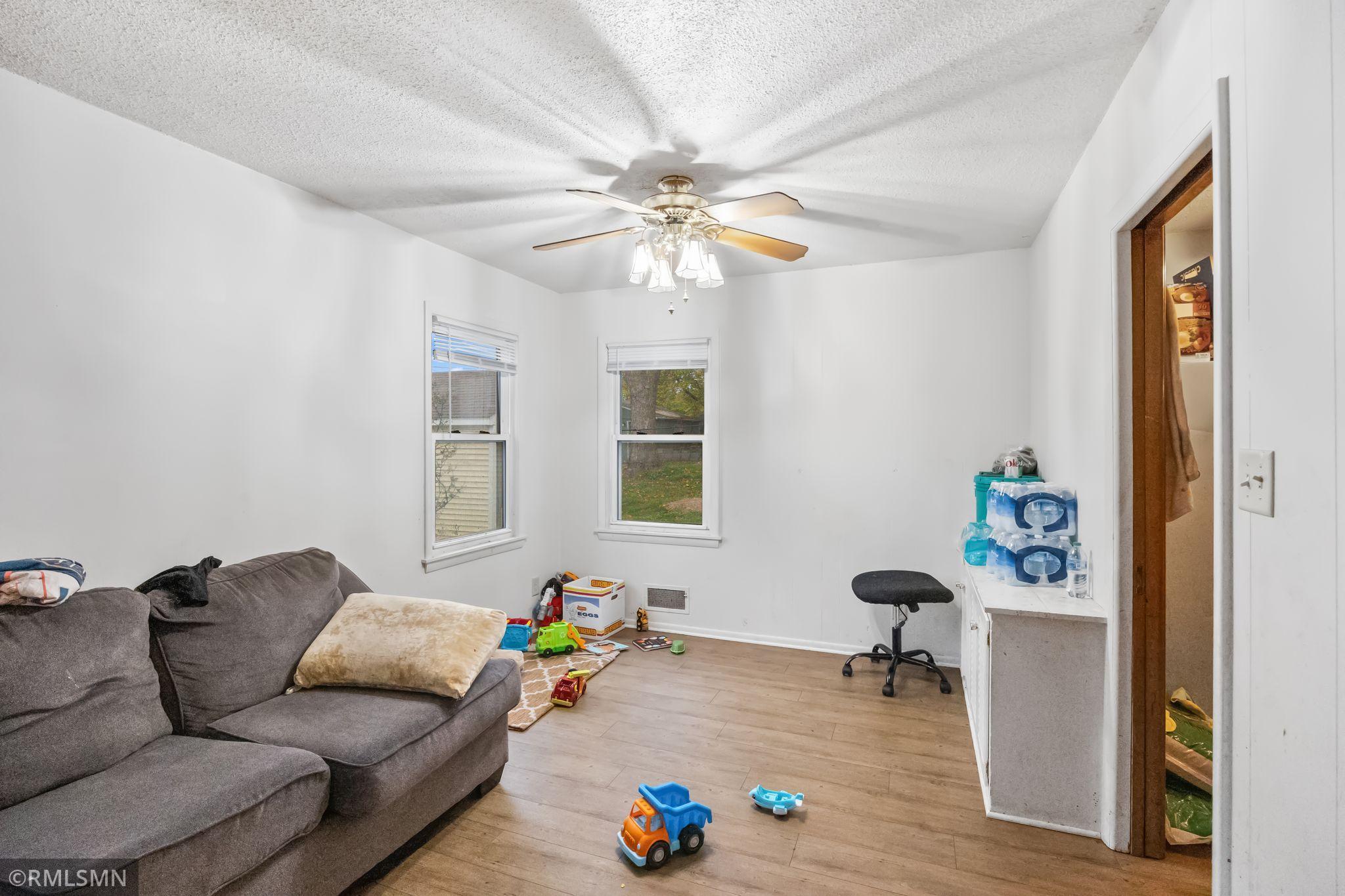 View of Residential Income at 985 Cypress Street, Saint Paul MN 55106, Saint Paul (4 of 20) - Mike Wilen | Minnesota Team Real Estate