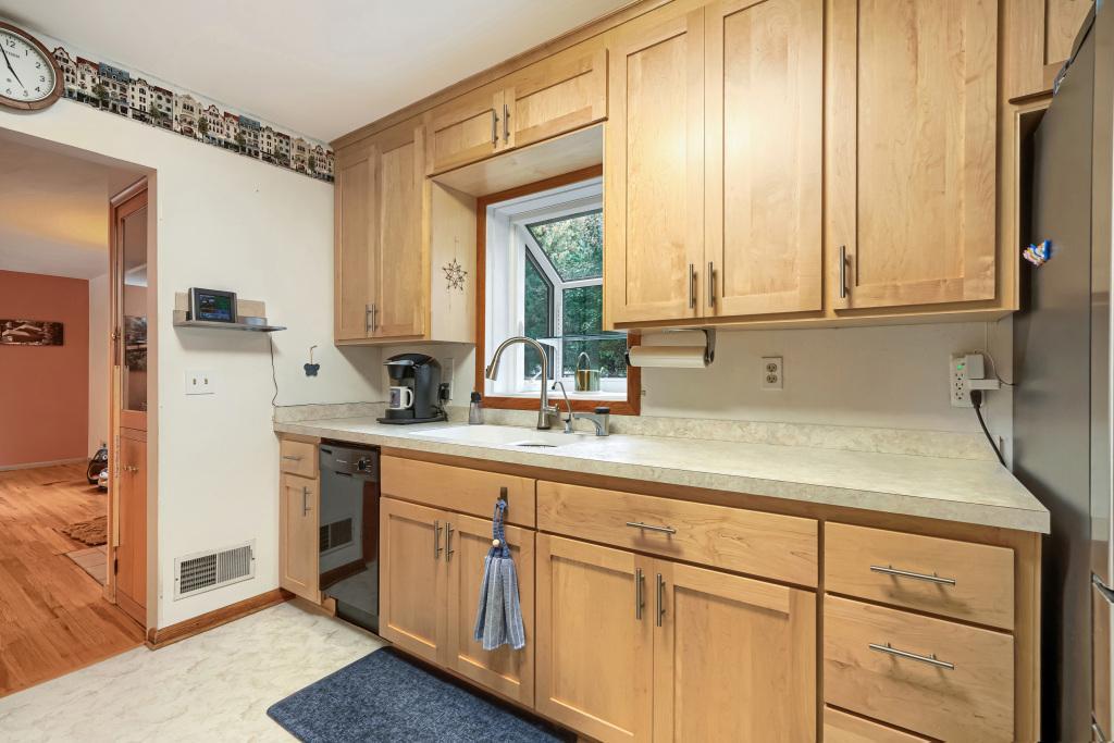 View of Residential at 1601 Blackstone Avenue, Saint Louis Park MN 55416, Saint Louis Park (13 of 28) - Mike Wilen | Minnesota Team Real Estate