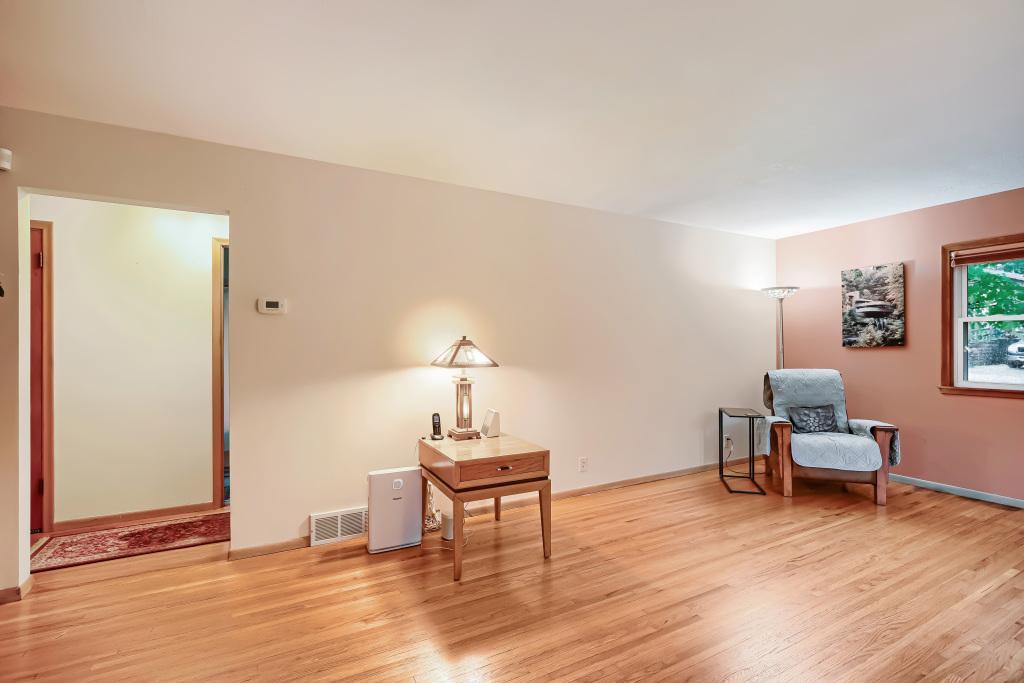 View of Residential at 1601 Blackstone Avenue, Saint Louis Park MN 55416, Saint Louis Park (8 of 28) - Mike Wilen | Minnesota Team Real Estate
