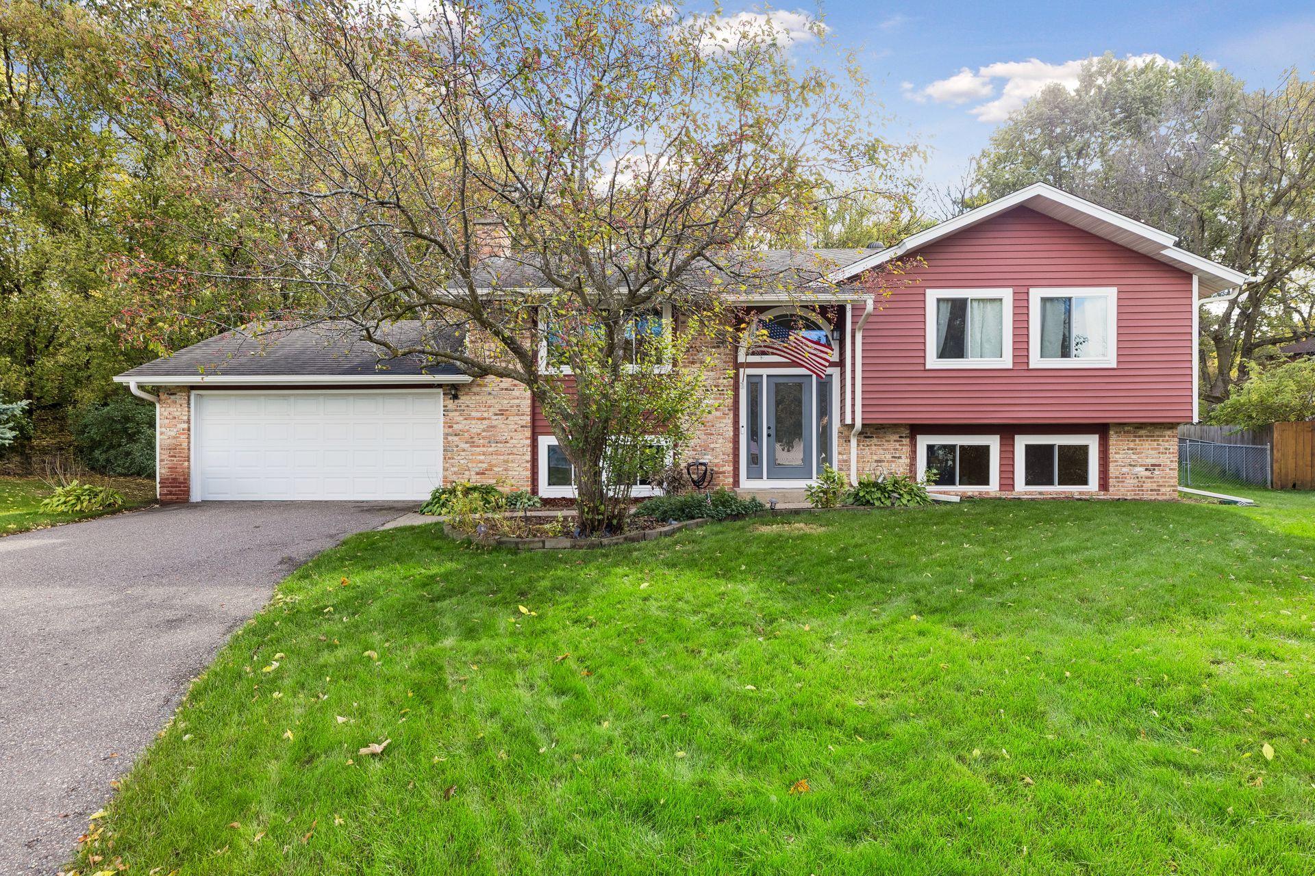 View of Residential at 12313 Michelle Circle, Burnsville MN 55337, Burnsville (34 of 35) - Mike Wilen | Minnesota Team Real Estate