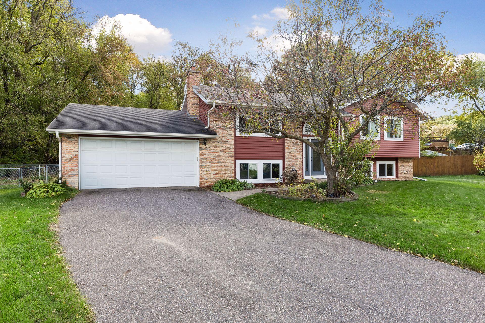 View of Residential at 12313 Michelle Circle, Burnsville MN 55337, Burnsville (33 of 35) - Mike Wilen | Minnesota Team Real Estate