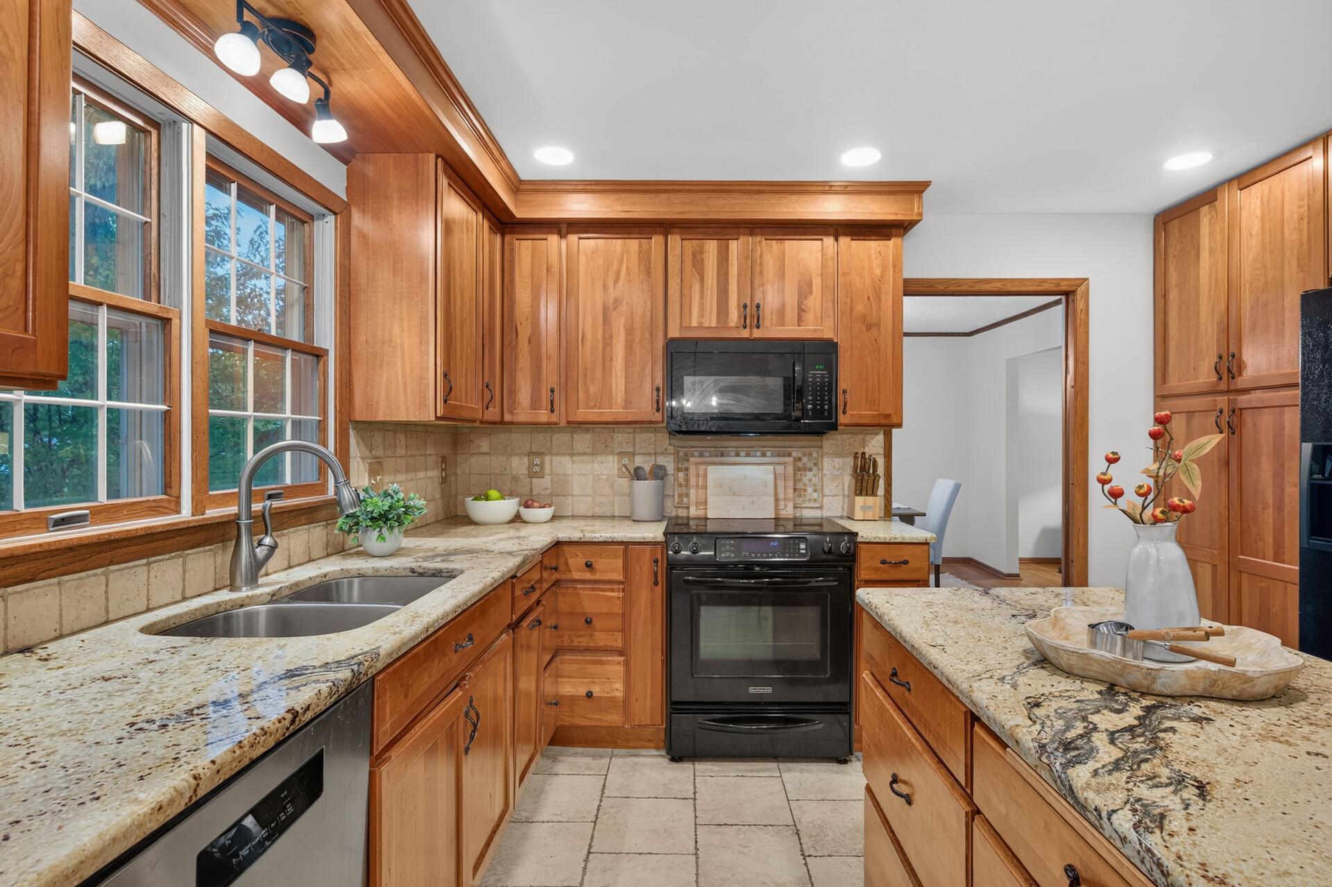 View of Residential at 8906 138th Street Court, Apple Valley MN 55124, Apple Valley (13 of 43) - Mike Wilen | Minnesota Team Real Estate