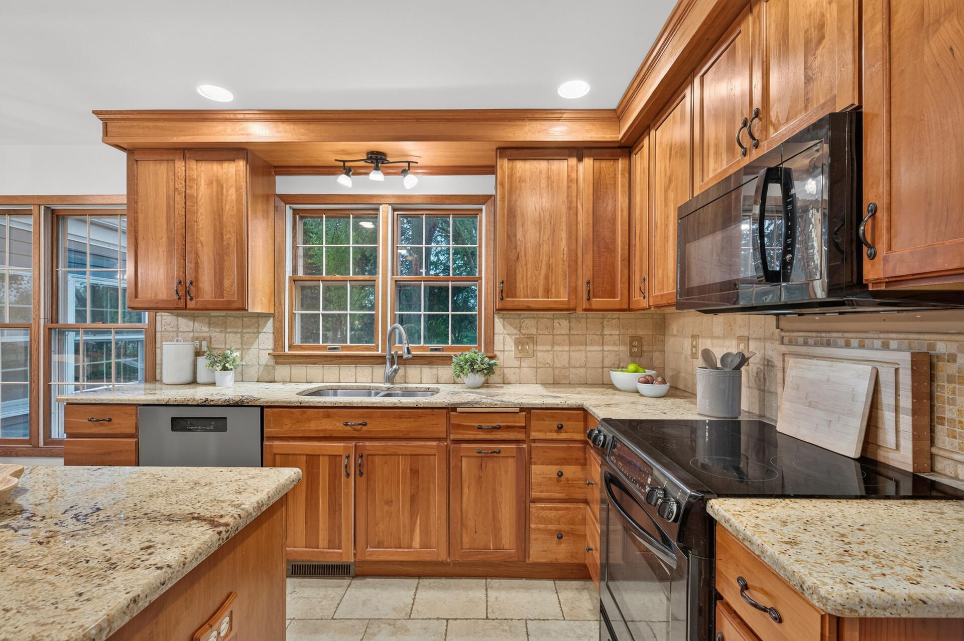 View of Residential at 8906 138th Street Court, Apple Valley MN 55124, Apple Valley (10 of 43) - Mike Wilen | Minnesota Team Real Estate