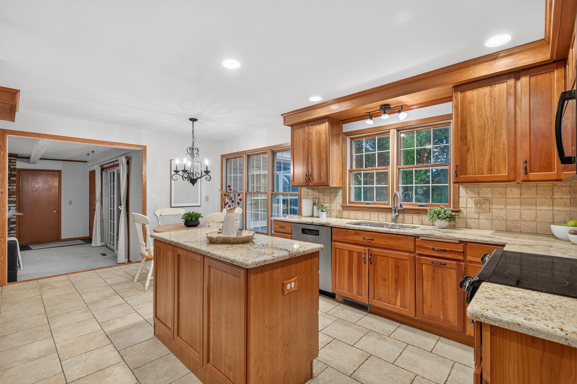 View of Residential at 8906 138th Street Court, Apple Valley MN 55124, Apple Valley (9 of 43) - Mike Wilen | Minnesota Team Real Estate
