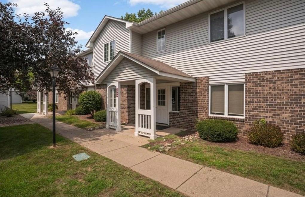 View of (CC) Manor/Village at 3575 Blue Jay Way, Eagan - Mike Wilen | Minnesota Team Real Estate