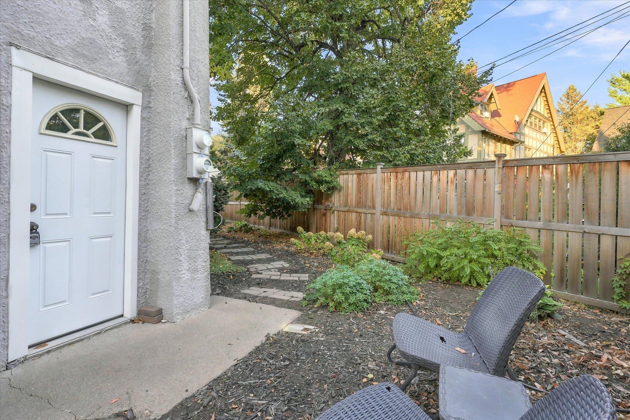 View of Residential Income at 1221 / 1223 Mount Curve Avenue, Minneapolis MN 55403, Minneapolis (70 of 80) - Mike Wilen | Minnesota Team Real Estate