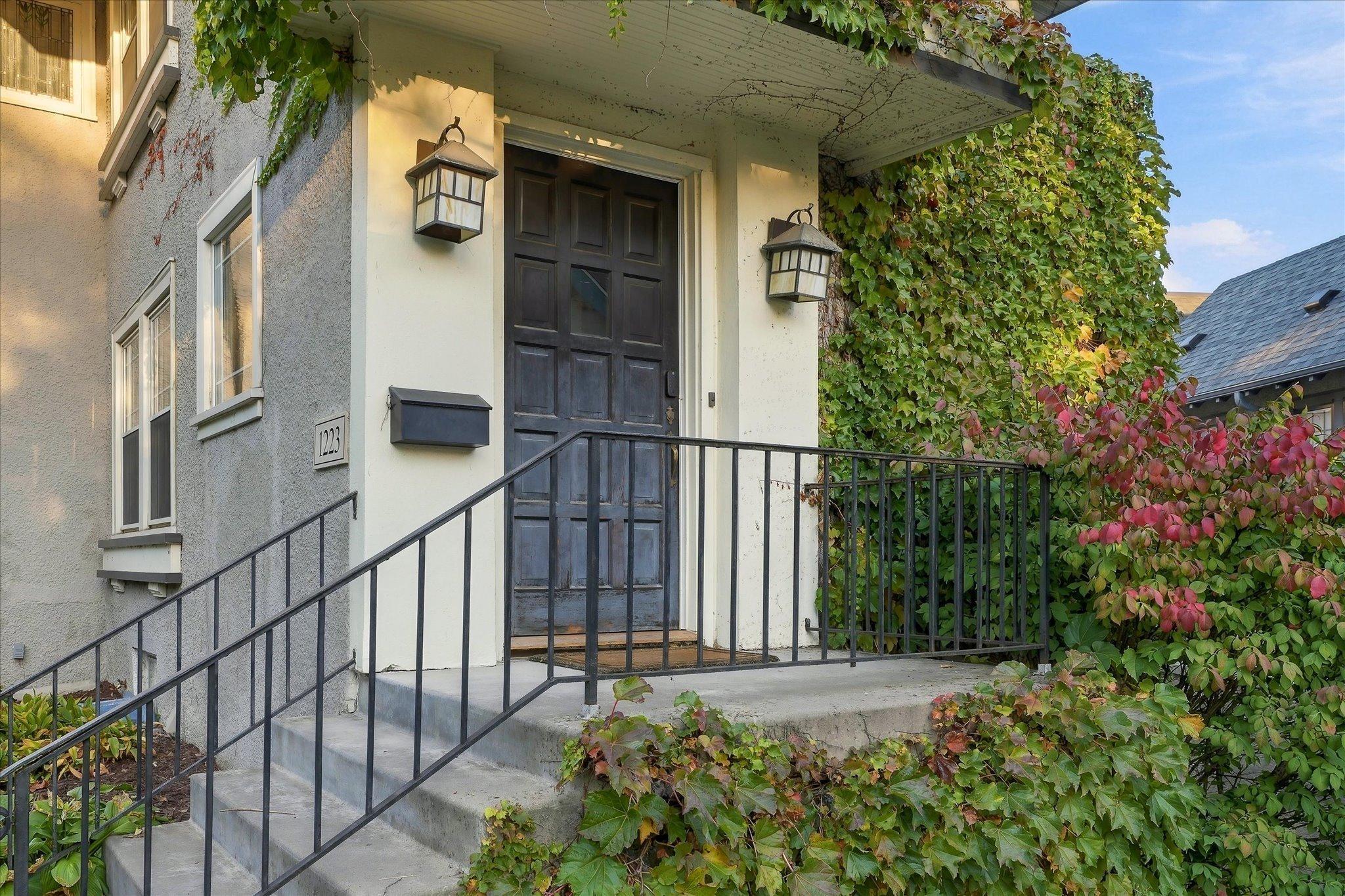 View of Residential Income at 1221 / 1223 Mount Curve Avenue, Minneapolis MN 55403, Minneapolis (30 of 80) - Mike Wilen | Minnesota Team Real Estate