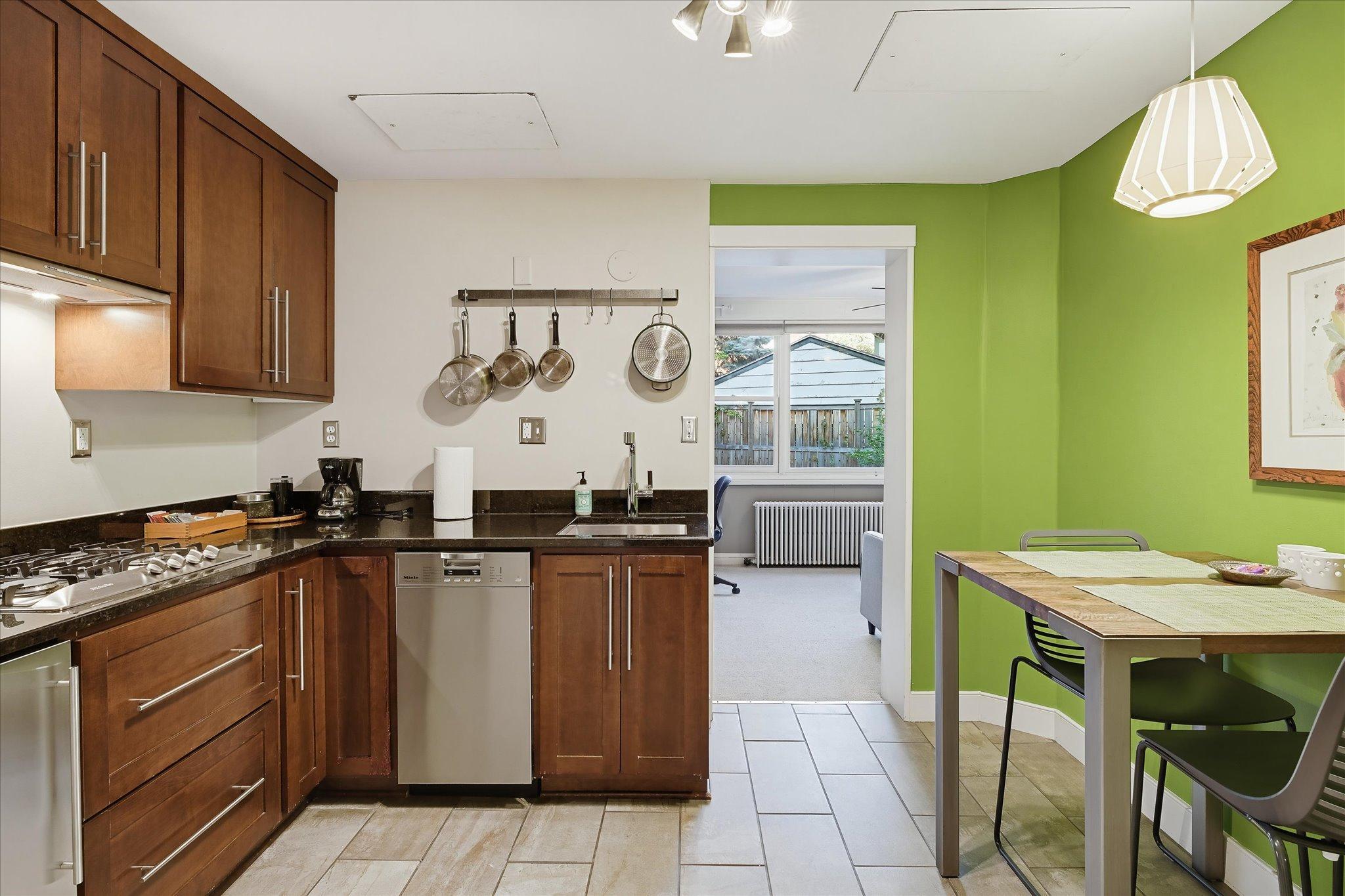 View of Residential Income at 1221 / 1223 Mount Curve Avenue, Minneapolis MN 55403, Minneapolis (59 of 80) - Mike Wilen | Minnesota Team Real Estate
