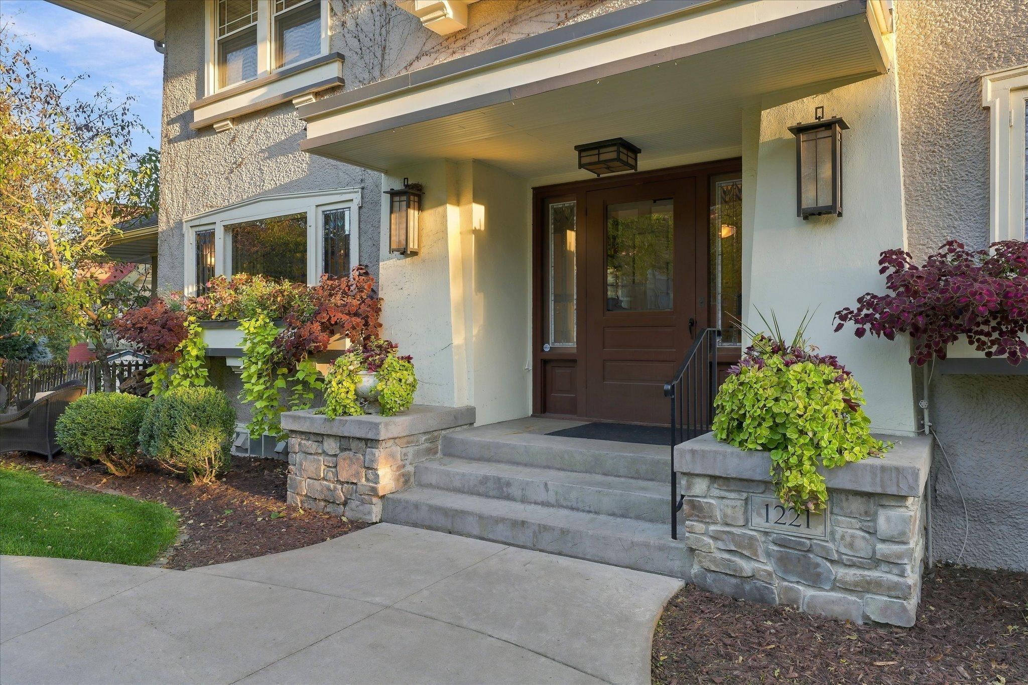 View of Residential Income at 1221 / 1223 Mount Curve Avenue, Minneapolis MN 55403, Minneapolis (5 of 80) - Mike Wilen | Minnesota Team Real Estate