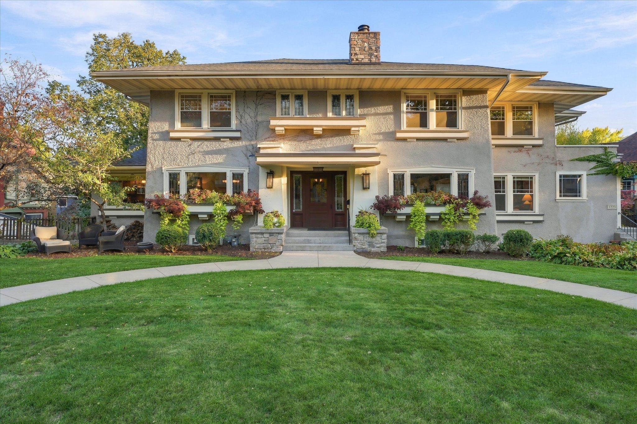 View of Duplex Up and Down at 1221 / 1223 Mount Curve Avenue, Minneapolis - Mike Wilen | Minnesota Team Real Estate