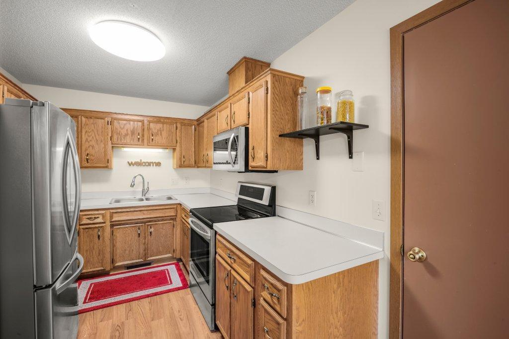 View of Residential at 14312 Glenda Drive, Apple Valley MN 55124, Apple Valley (19 of 24) - Mike Wilen | Minnesota Team Real Estate