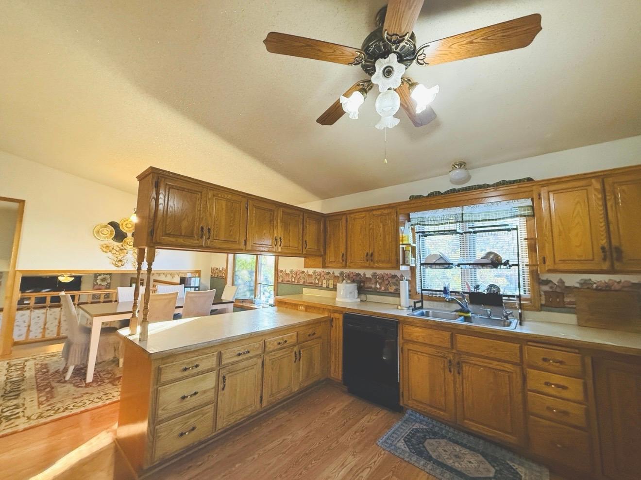View of Residential at 886 Iroquois Avenue, Saint Paul MN 55119, Saint Paul (4 of 20) - Mike Wilen | Minnesota Team Real Estate