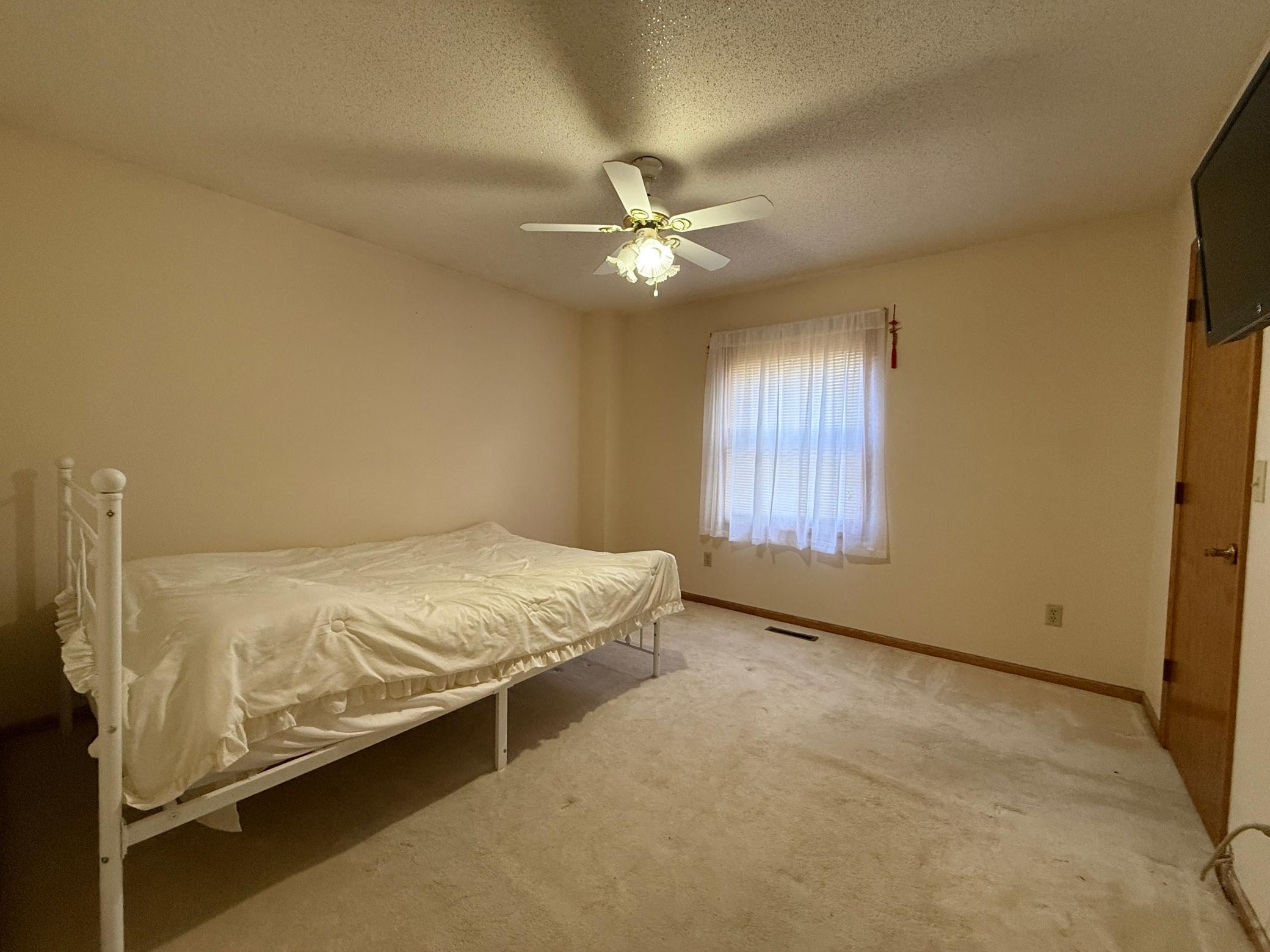 View of Residential at 886 Iroquois Avenue, Saint Paul MN 55119, Saint Paul (17 of 20) - Mike Wilen | Minnesota Team Real Estate