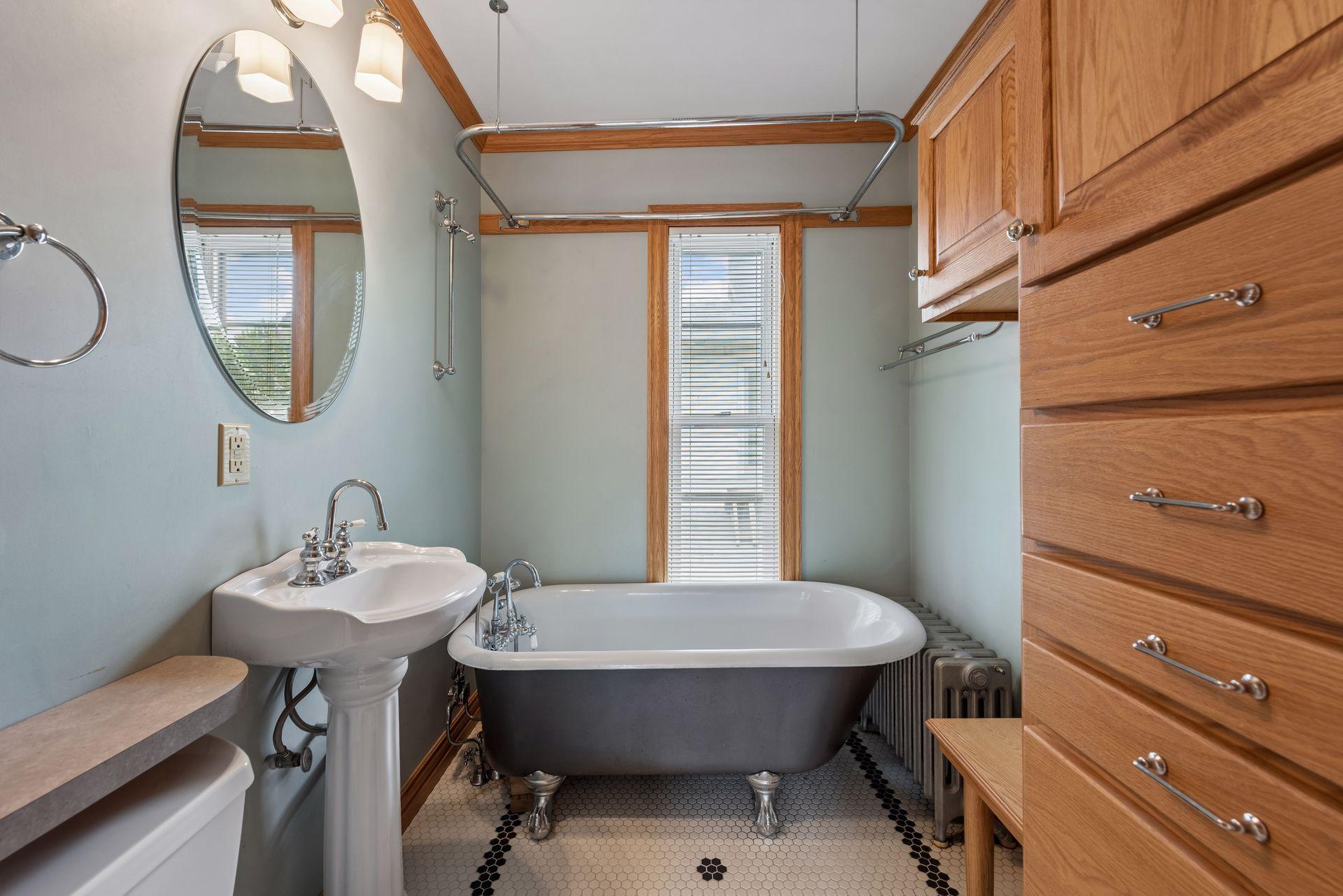 View of Residential at 727 Madison Street, Minneapolis MN 55413, Minneapolis (34 of 67) - Mike Wilen | Minnesota Team Real Estate