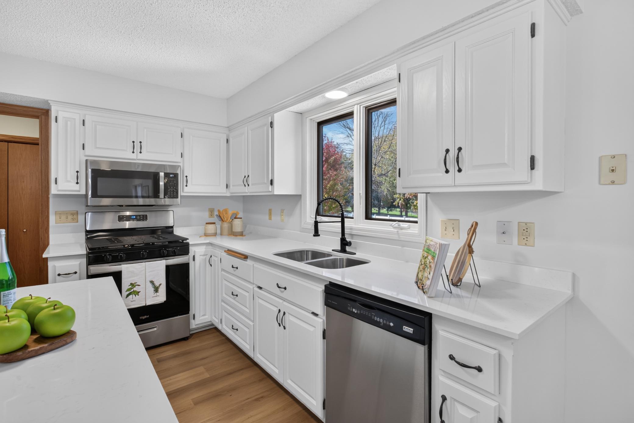 View of Residential at 1896 Catalina Drive, Woodbury MN 55125, Woodbury (17 of 61) - Mike Wilen | Minnesota Team Real Estate