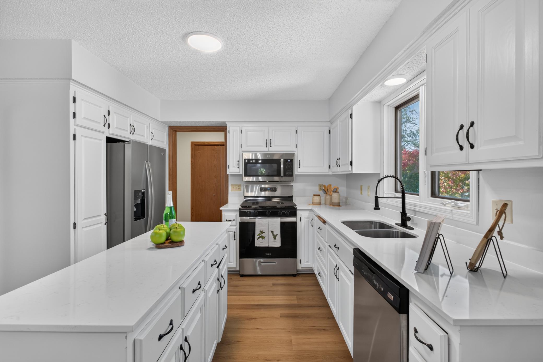 View of Residential at 1896 Catalina Drive, Woodbury MN 55125, Woodbury (13 of 61) - Mike Wilen | Minnesota Team Real Estate