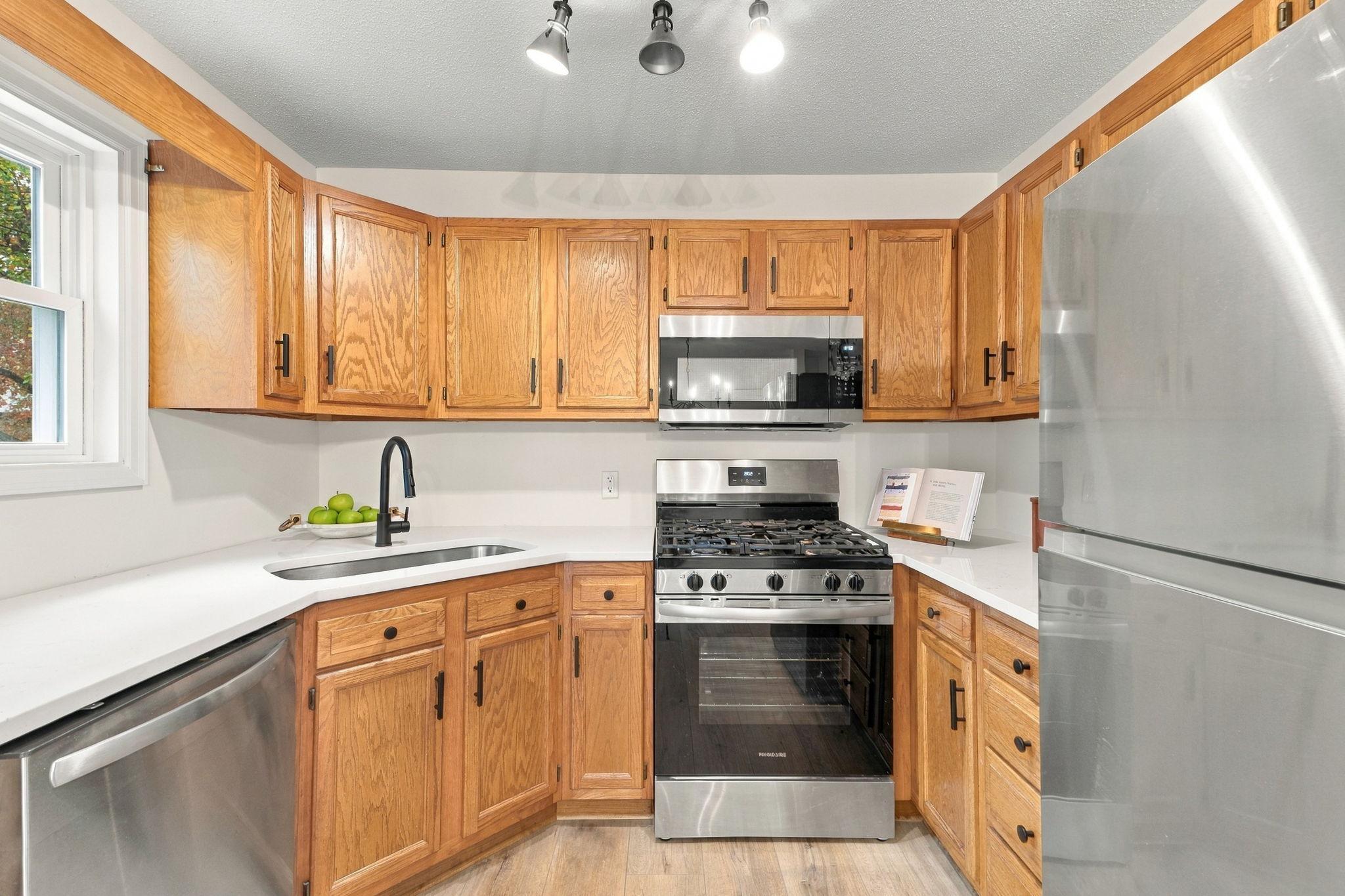 View of Residential at 2613 Wimbledon Drive, Woodbury MN 55125, Woodbury (23 of 42) - Mike Wilen | Minnesota Team Real Estate