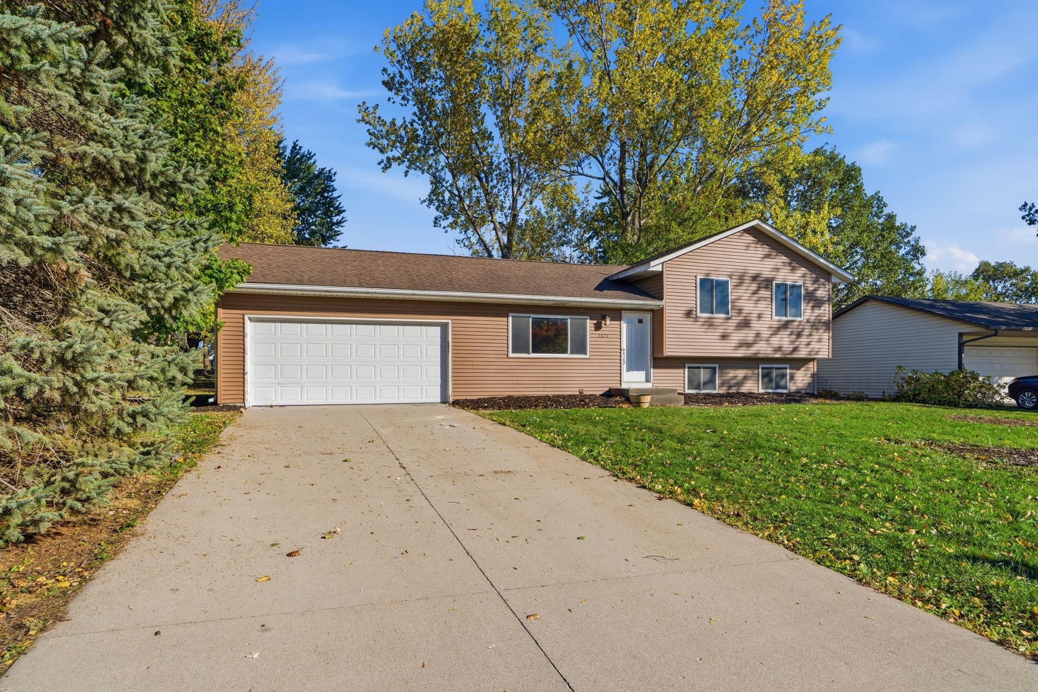 View of Single Family at 2613 Wimbledon Drive, Woodbury - Mike Wilen | Minnesota Team Real Estate