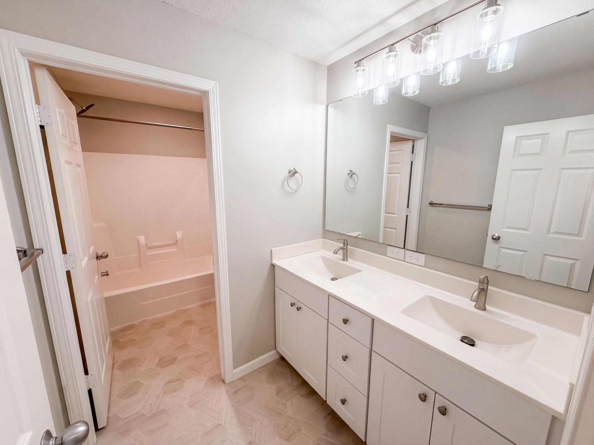 View of Residential at 788 Cedar Street #5, Saint Paul MN 55103, Saint Paul (15 of 26) - Mike Wilen | Minnesota Team Real Estate
