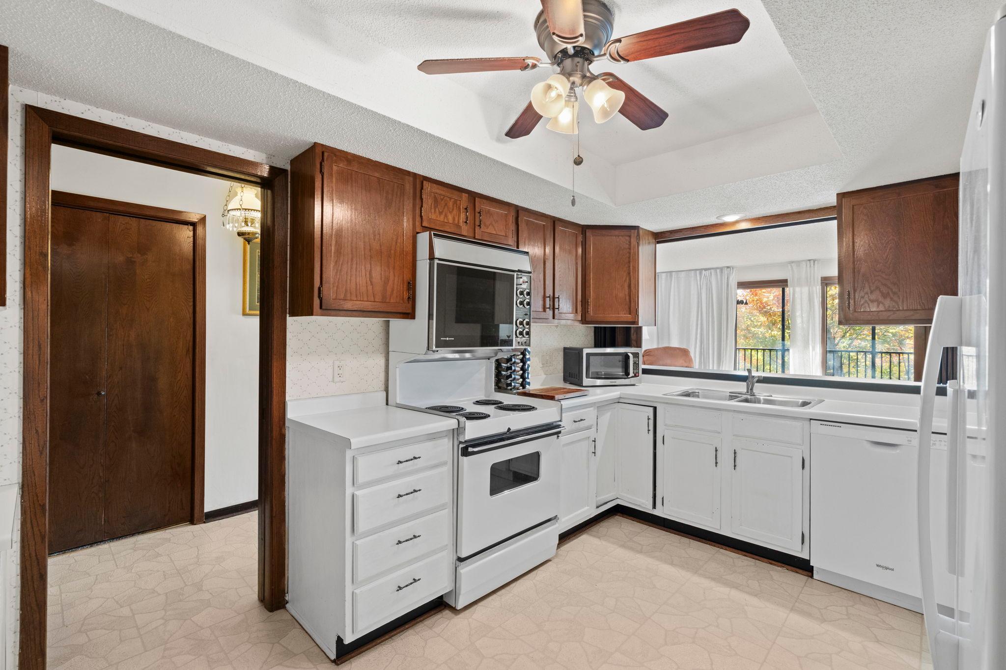 View of Residential at 9600 Portland Avenue #222, Bloomington MN 55420, Bloomington (16 of 32) - Mike Wilen | Minnesota Team Real Estate