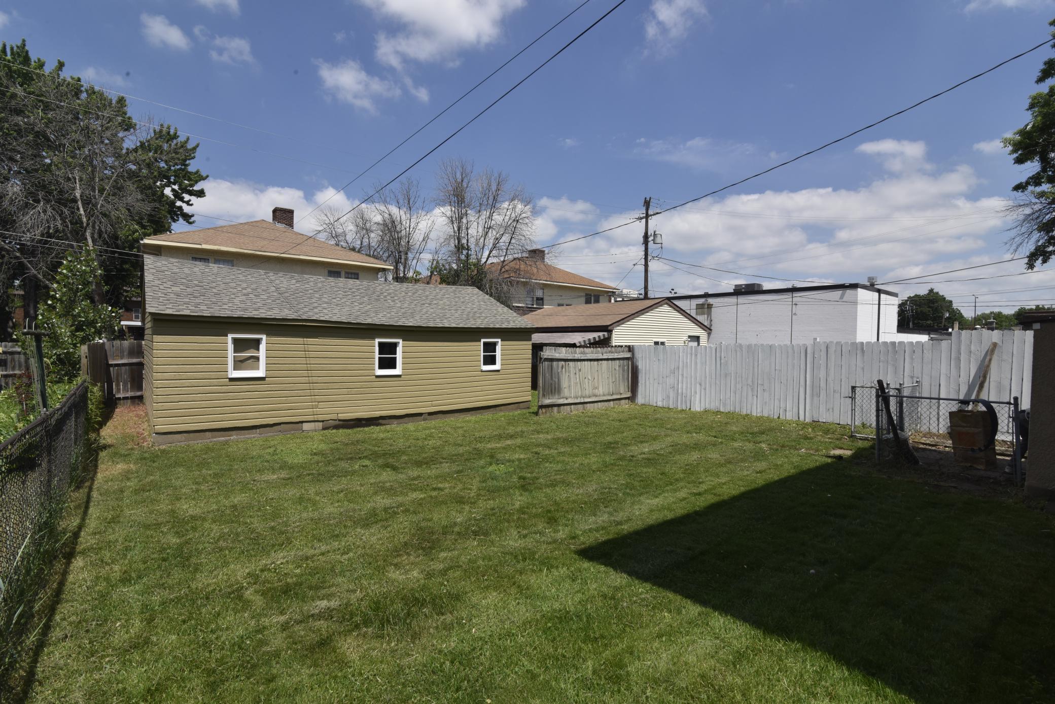 View of Residential Income at 1603 Sherburne Avenue, Saint Paul MN 55104, Saint Paul (32 of 33) - Mike Wilen | Minnesota Team Real Estate