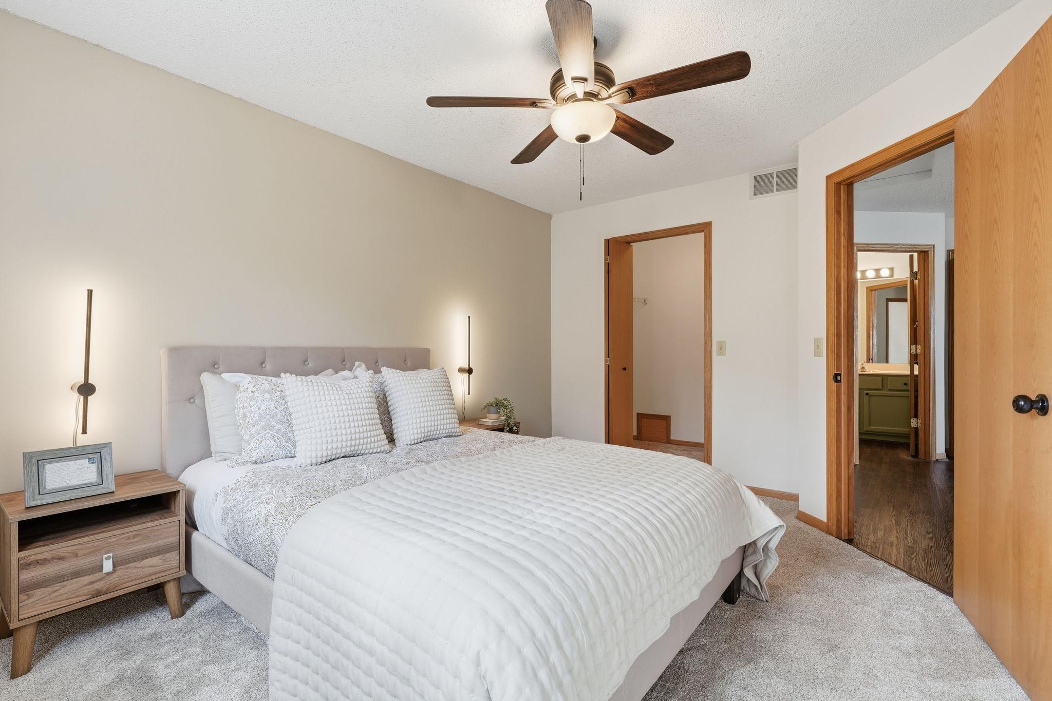 View of Residential at 7019 49th Street, Oakdale MN 55128, Oakdale (14 of 24) - Mike Wilen | Minnesota Team Real Estate