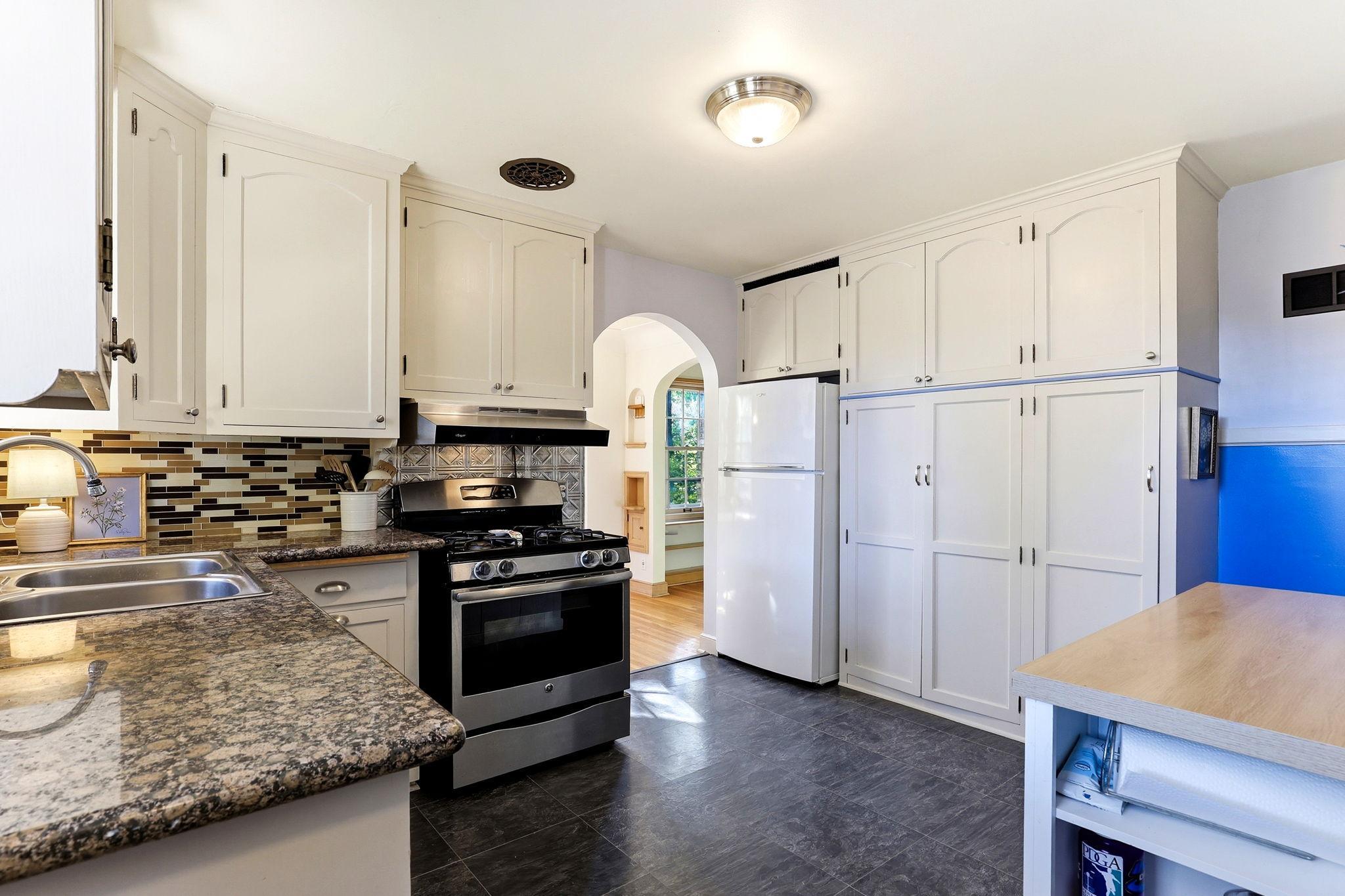 View of Residential at 3316 Chowen Avenue, Robbinsdale MN 55422, Robbinsdale (12 of 46) - Mike Wilen | Minnesota Team Real Estate