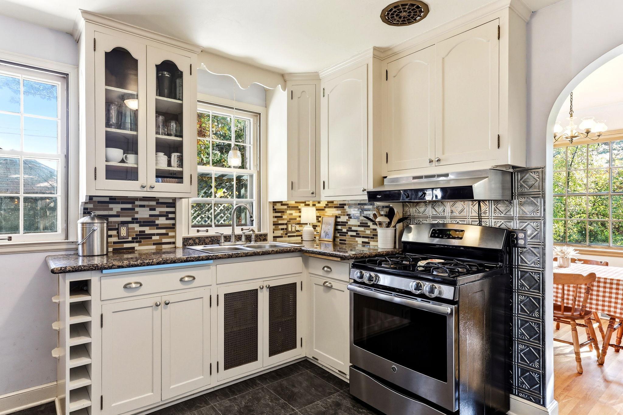 View of Residential at 3316 Chowen Avenue, Robbinsdale MN 55422, Robbinsdale (11 of 46) - Mike Wilen | Minnesota Team Real Estate