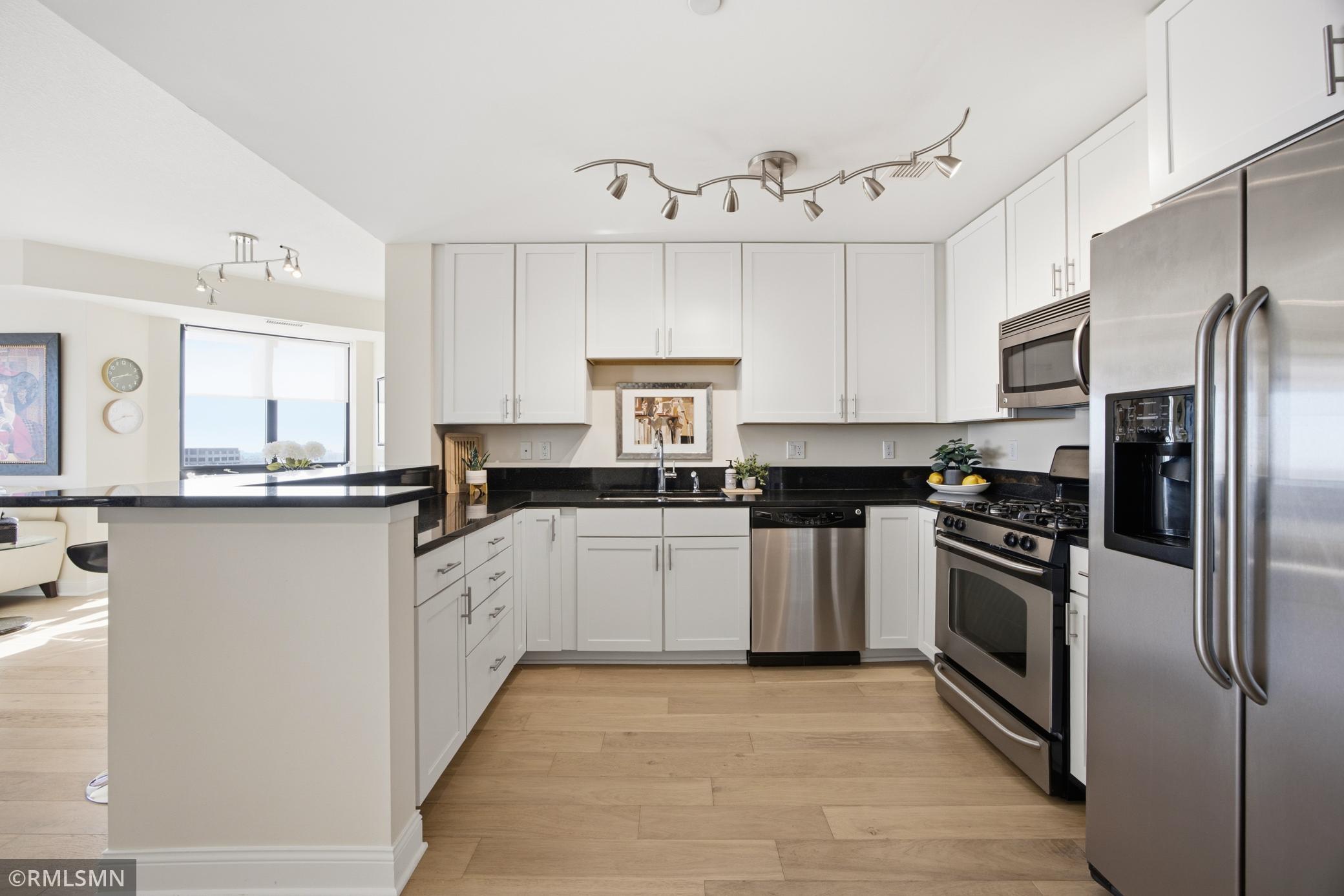 View of Residential at 100 3rd Avenue #3008, Minneapolis MN 55401, Minneapolis (12 of 45) - Mike Wilen | Minnesota Team Real Estate