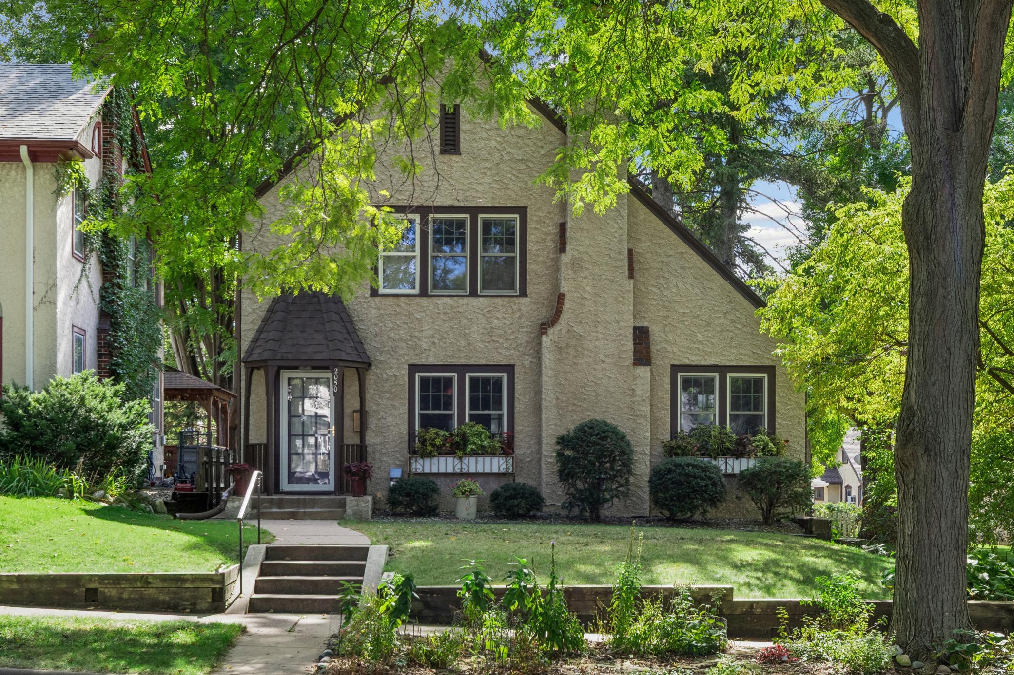 View of Single Family at 2050 Palace Avenue, Saint Paul - Mike Wilen | Minnesota Team Real Estate