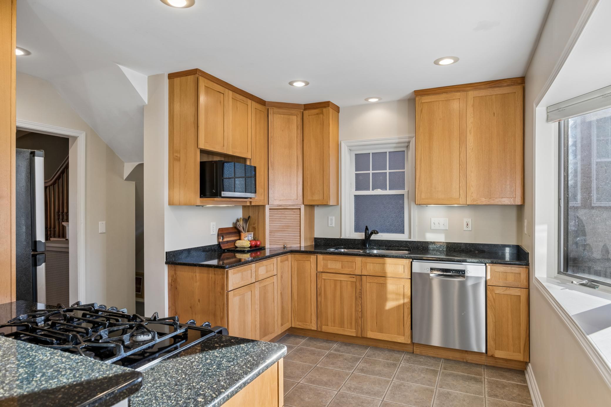 View of Residential at 2050 Palace Avenue, Saint Paul MN 55105, Saint Paul (31 of 48) - Mike Wilen | Minnesota Team Real Estate