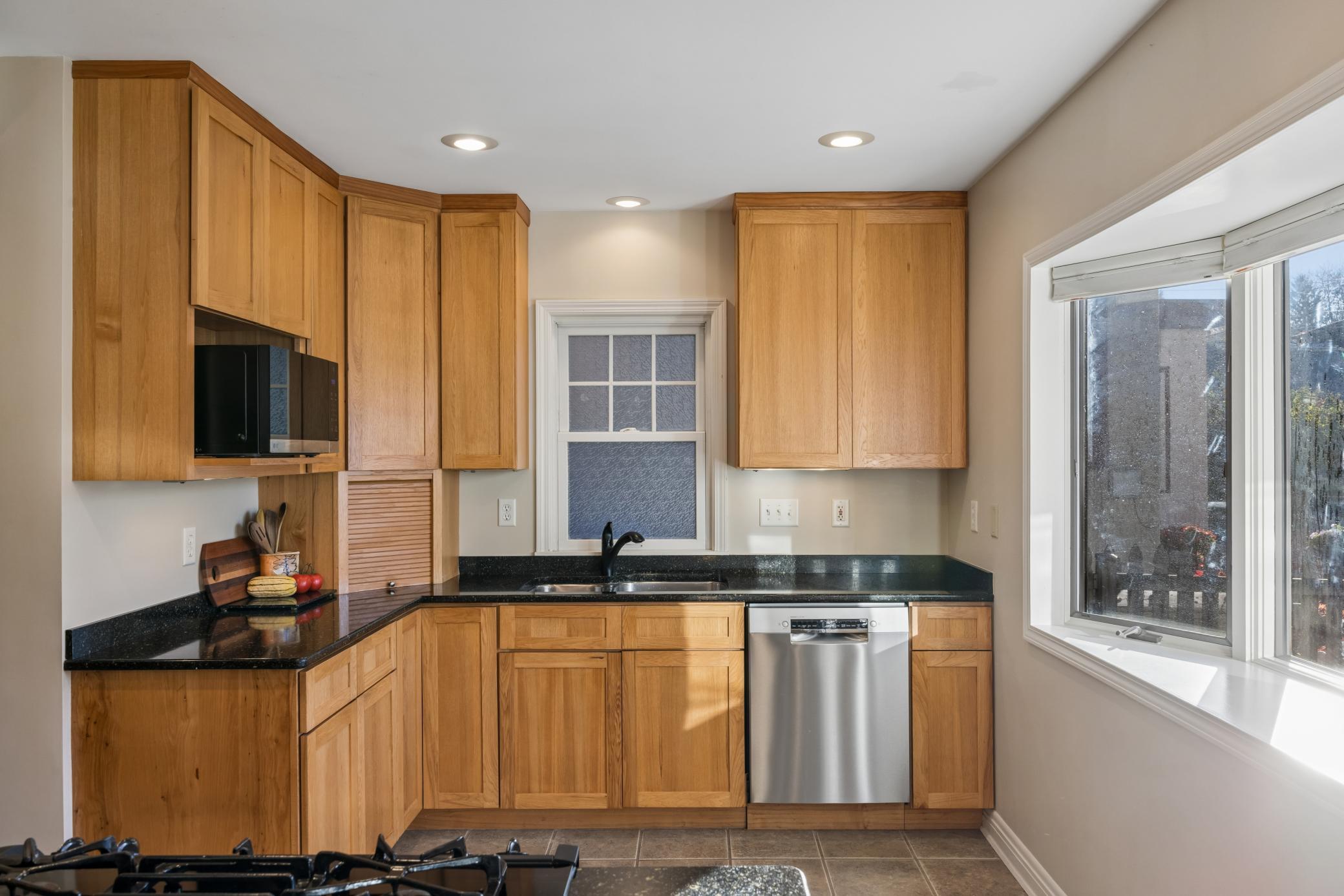 View of Residential at 2050 Palace Avenue, Saint Paul MN 55105, Saint Paul (30 of 48) - Mike Wilen | Minnesota Team Real Estate