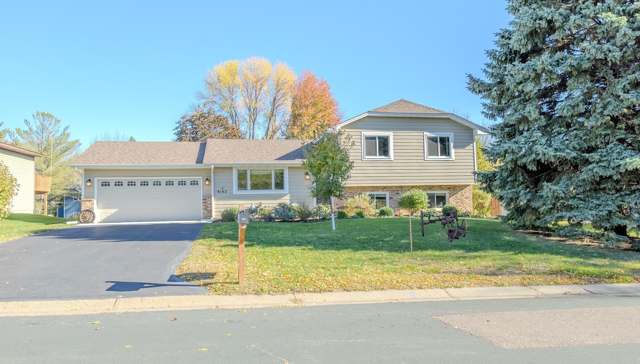 View of Single Family at 9142 Lanewood Lane, Maple Grove - Mike Wilen | Minnesota Team Real Estate