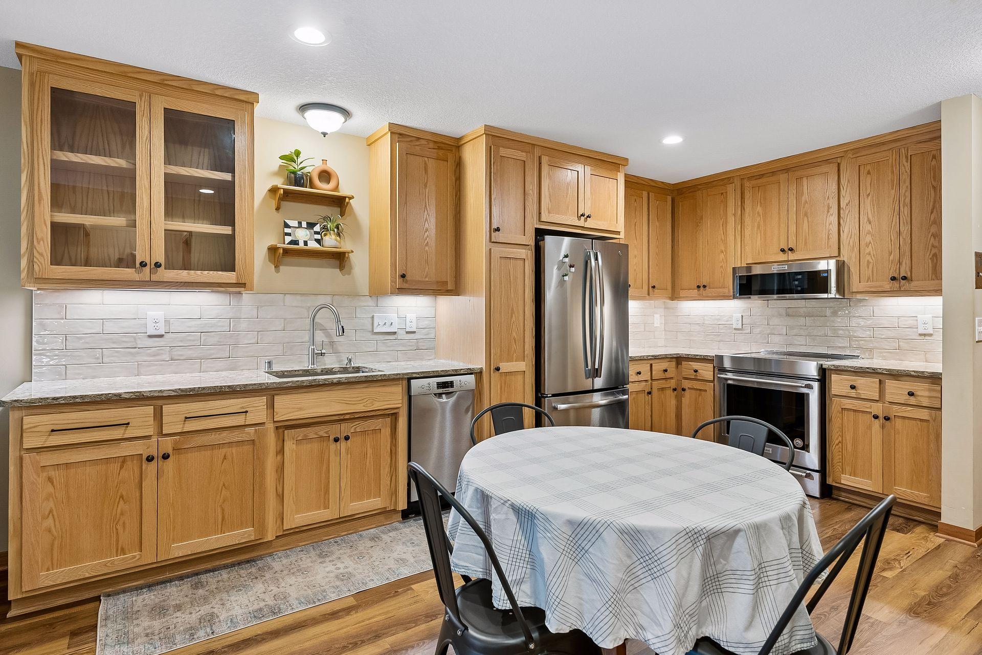 View of (CC) Low Rise (3- Levels) at 2809 Minnehaha Parkway, Minneapolis - Mike Wilen | Minnesota Team Real Estate