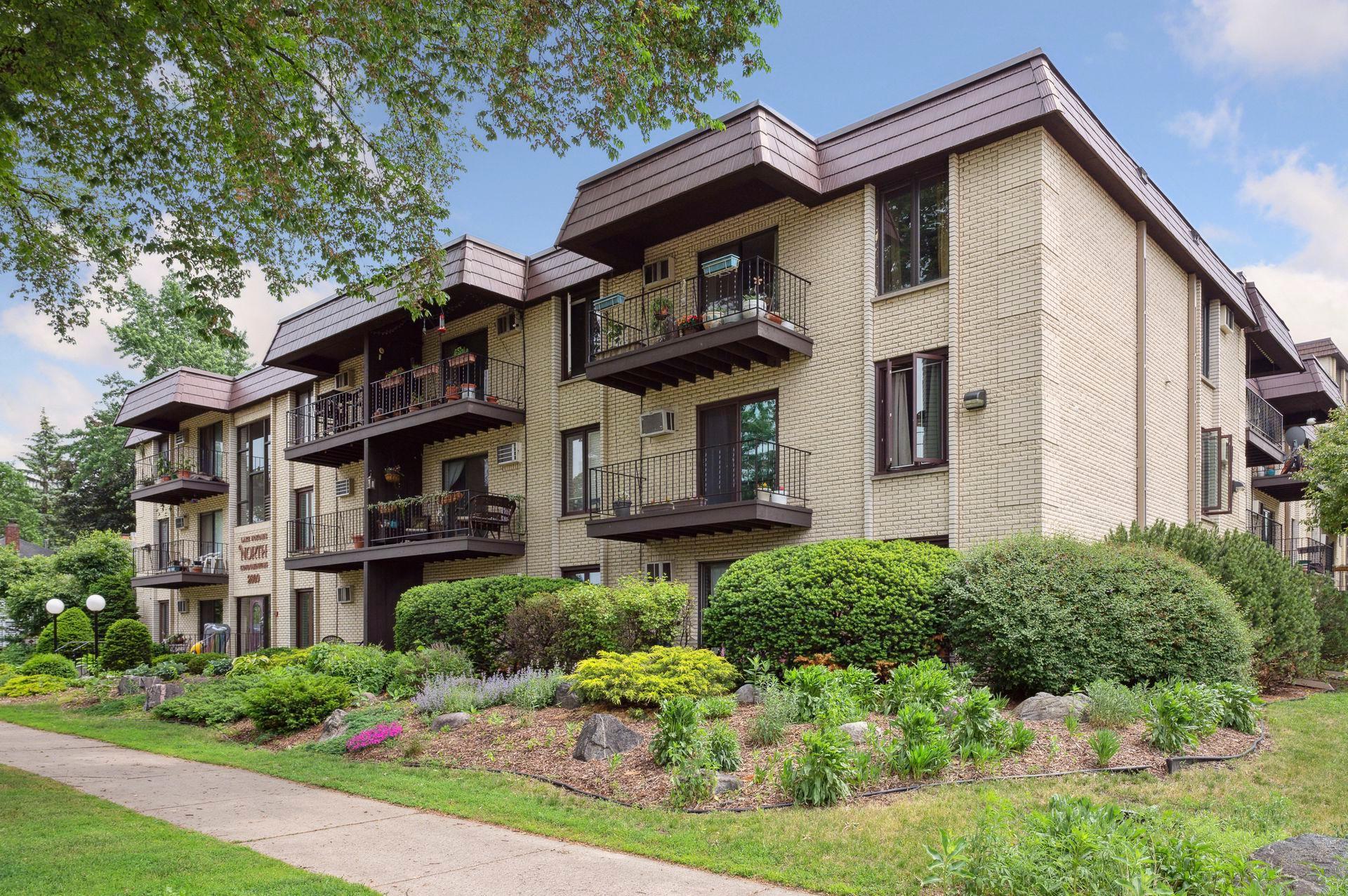 View of Residential at 2809 Minnehaha Parkway #103, Minneapolis MN 55417, Minneapolis (4 of 34) - Mike Wilen | Minnesota Team Real Estate