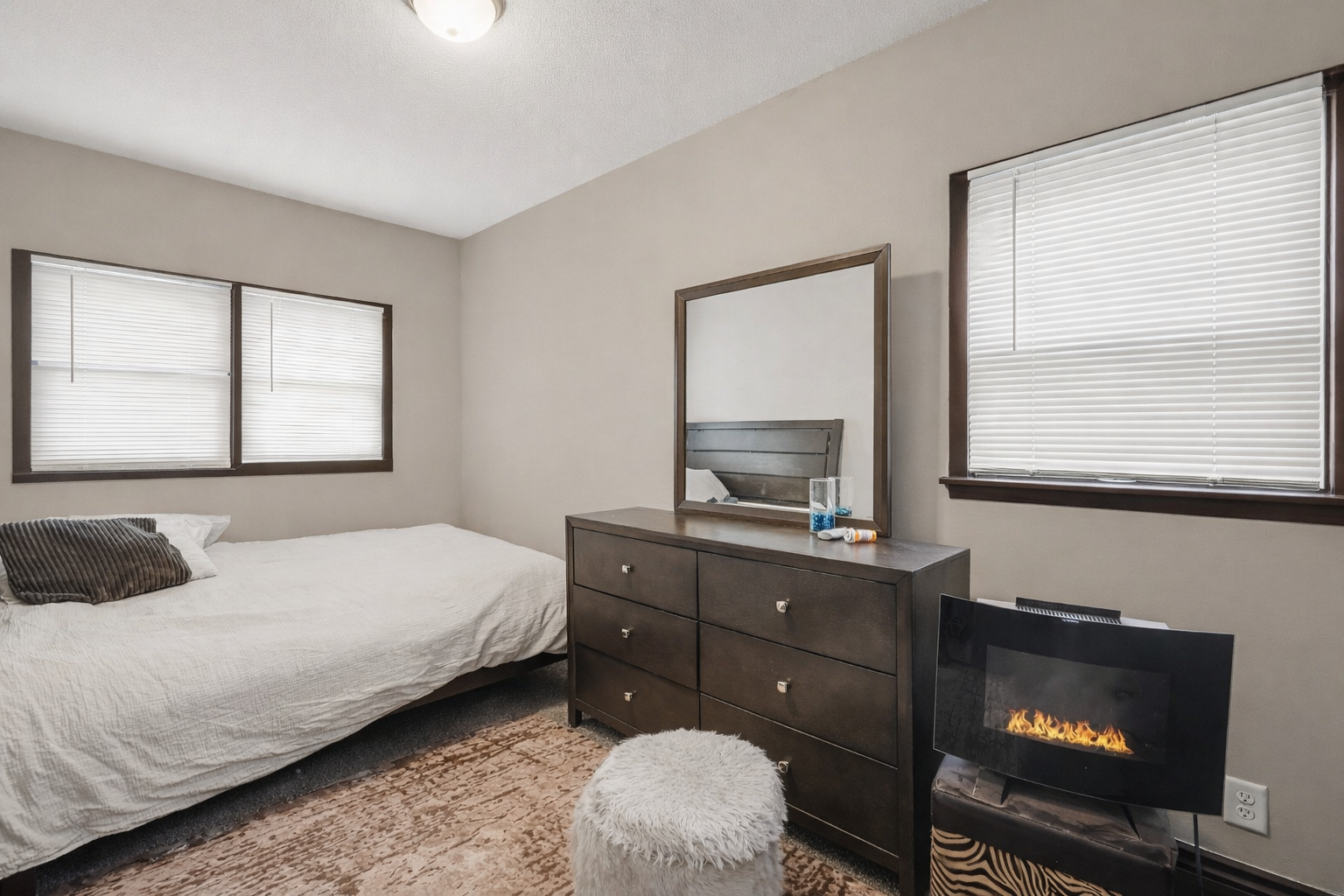View of Residential Income at 3118 Newton Avenue, Minneapolis MN 55411, Minneapolis (5 of 14) - Mike Wilen | Minnesota Team Real Estate